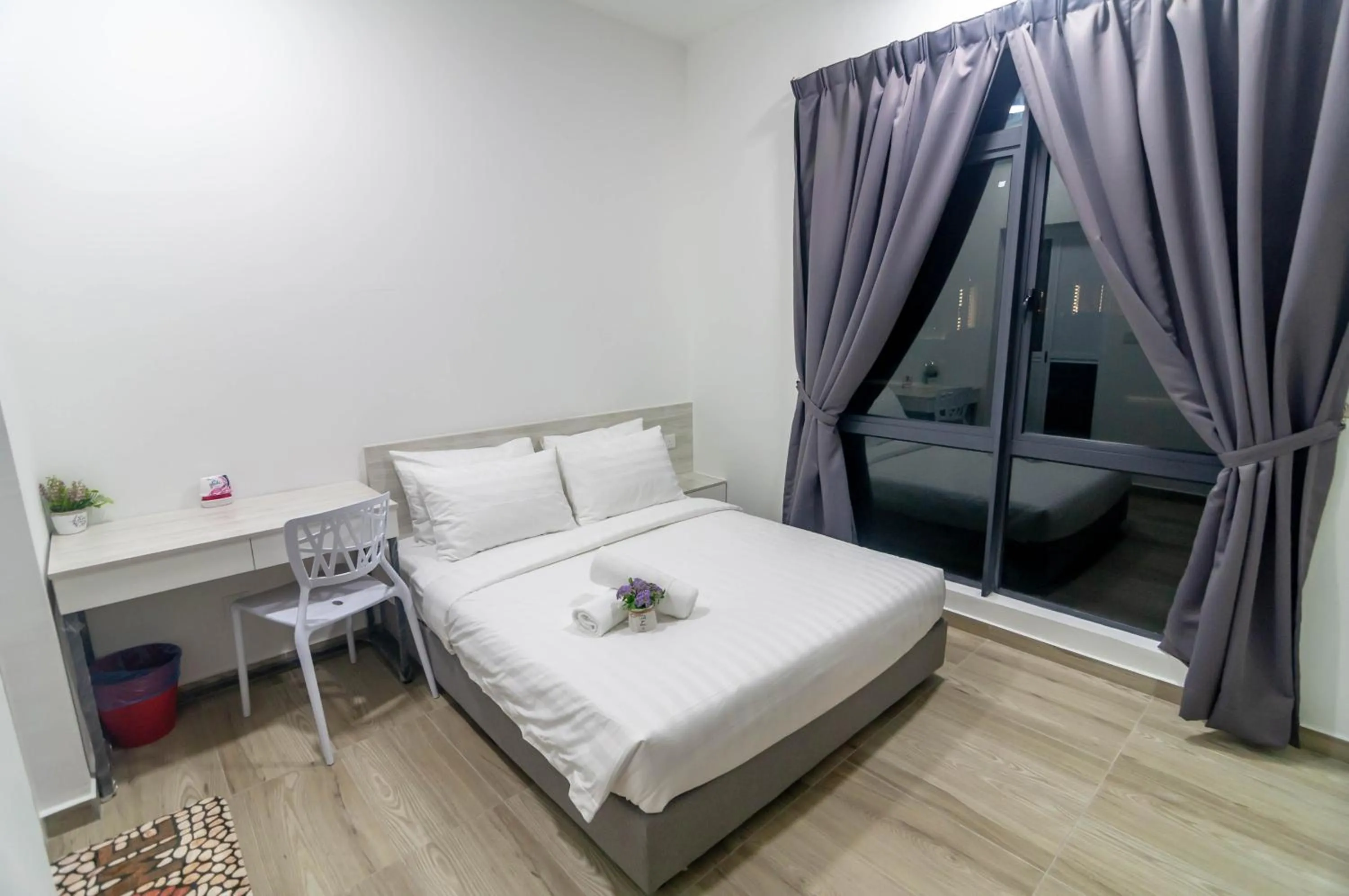 Bed in Kenwingston Square Garden By IdealHub