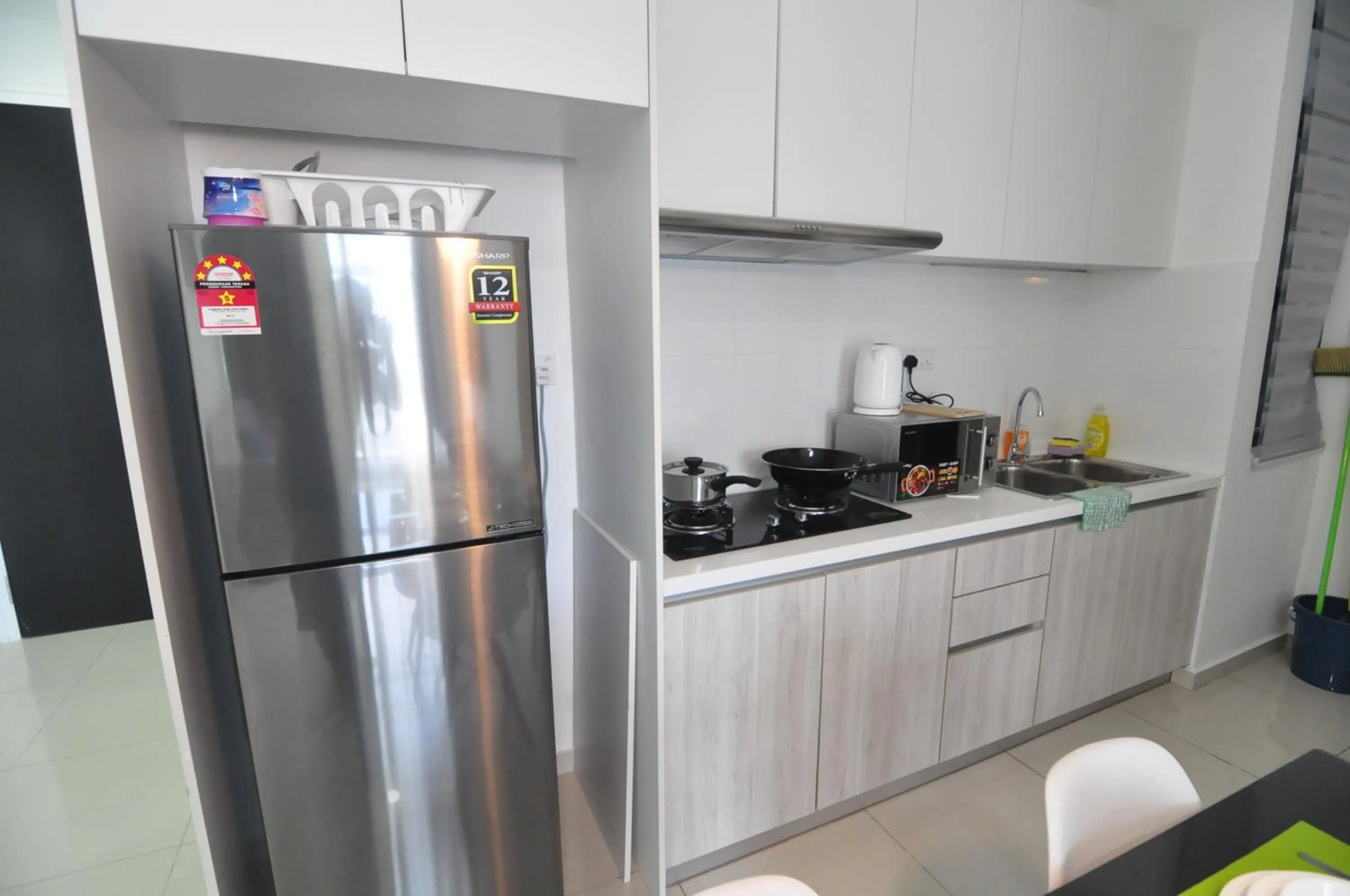 Kenwingston Square Garden By IdealHub