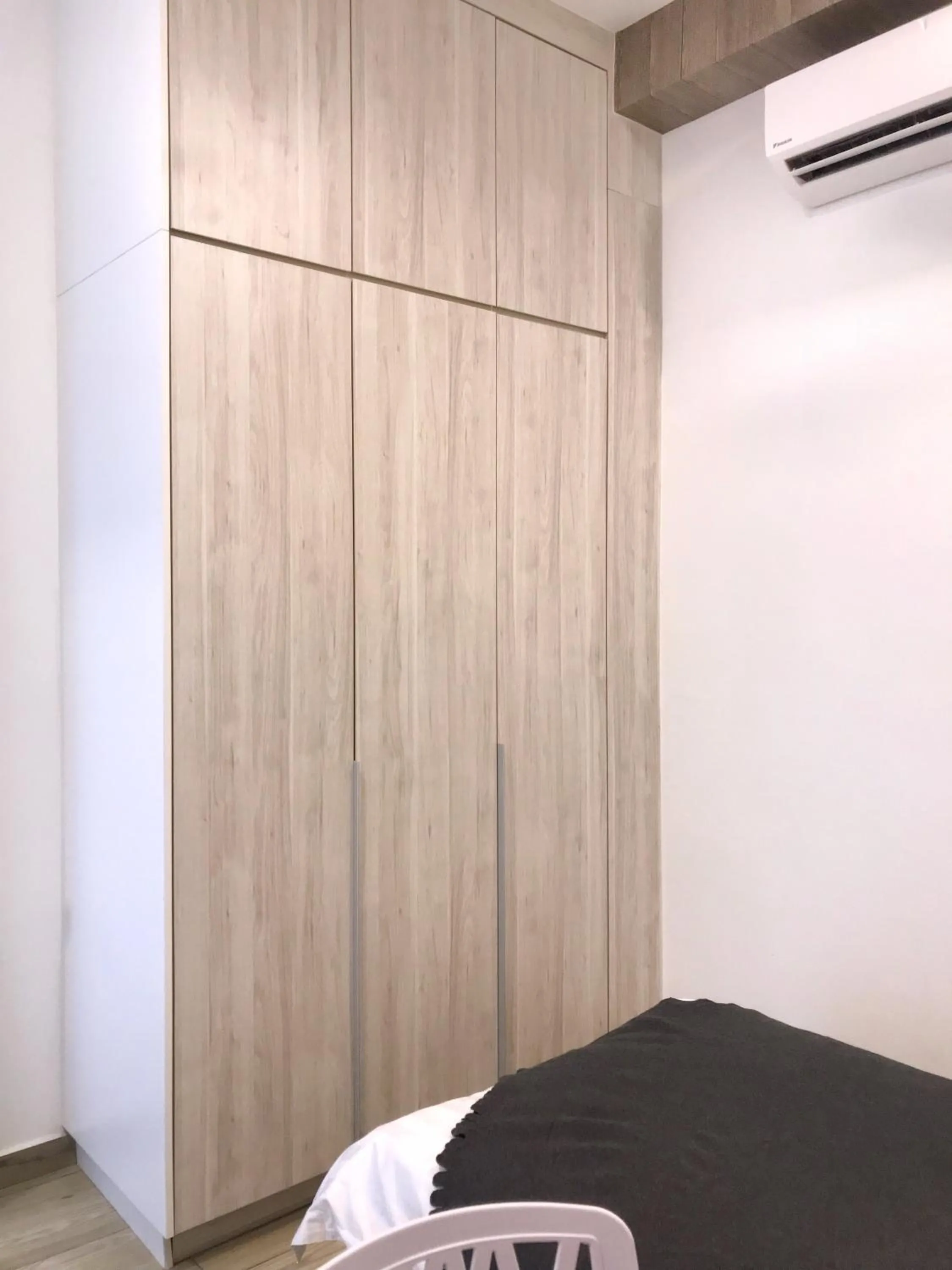 Bed in Kenwingston Square Garden By IdealHub