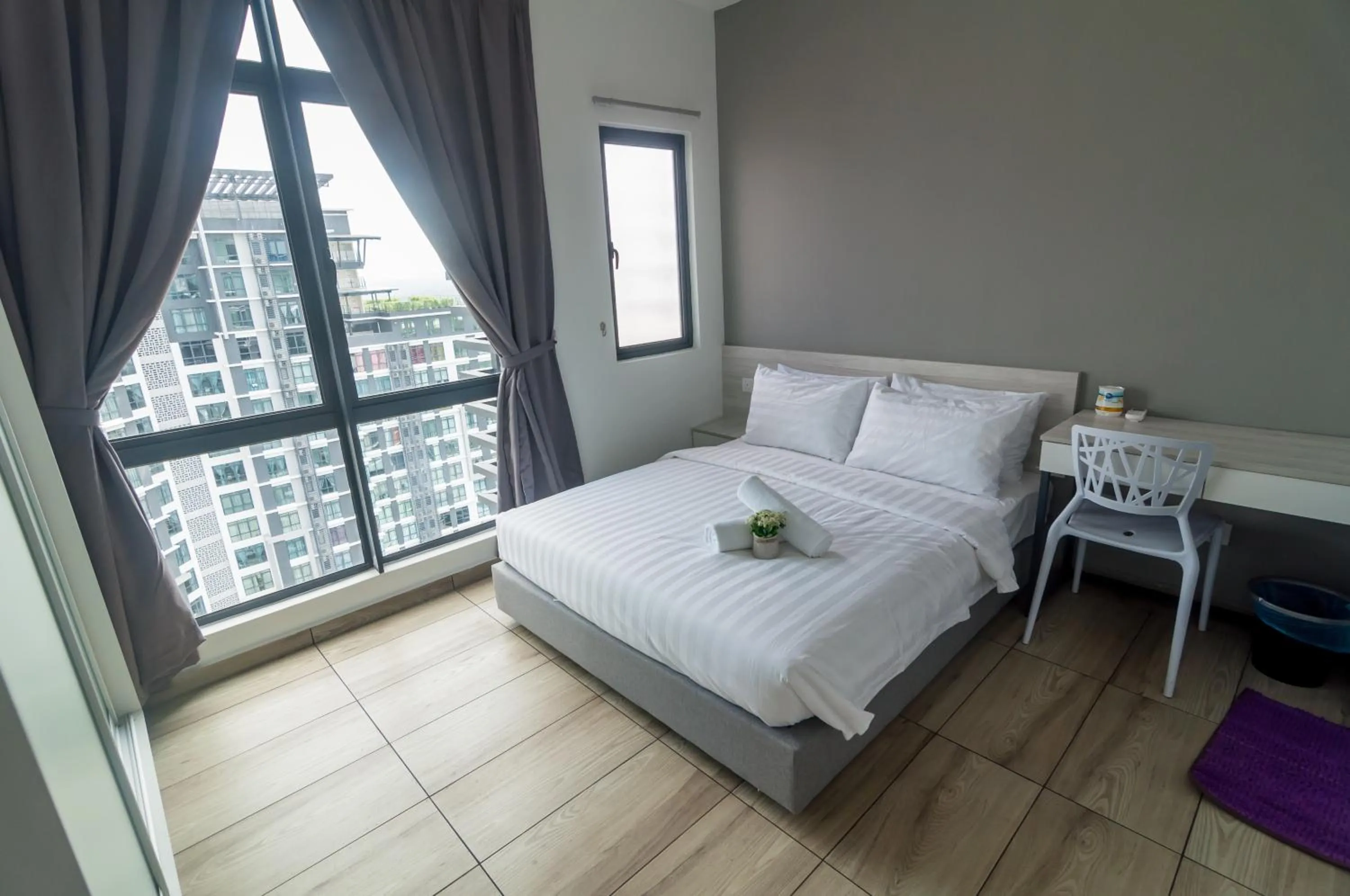 Bed in Kenwingston Square Garden By IdealHub