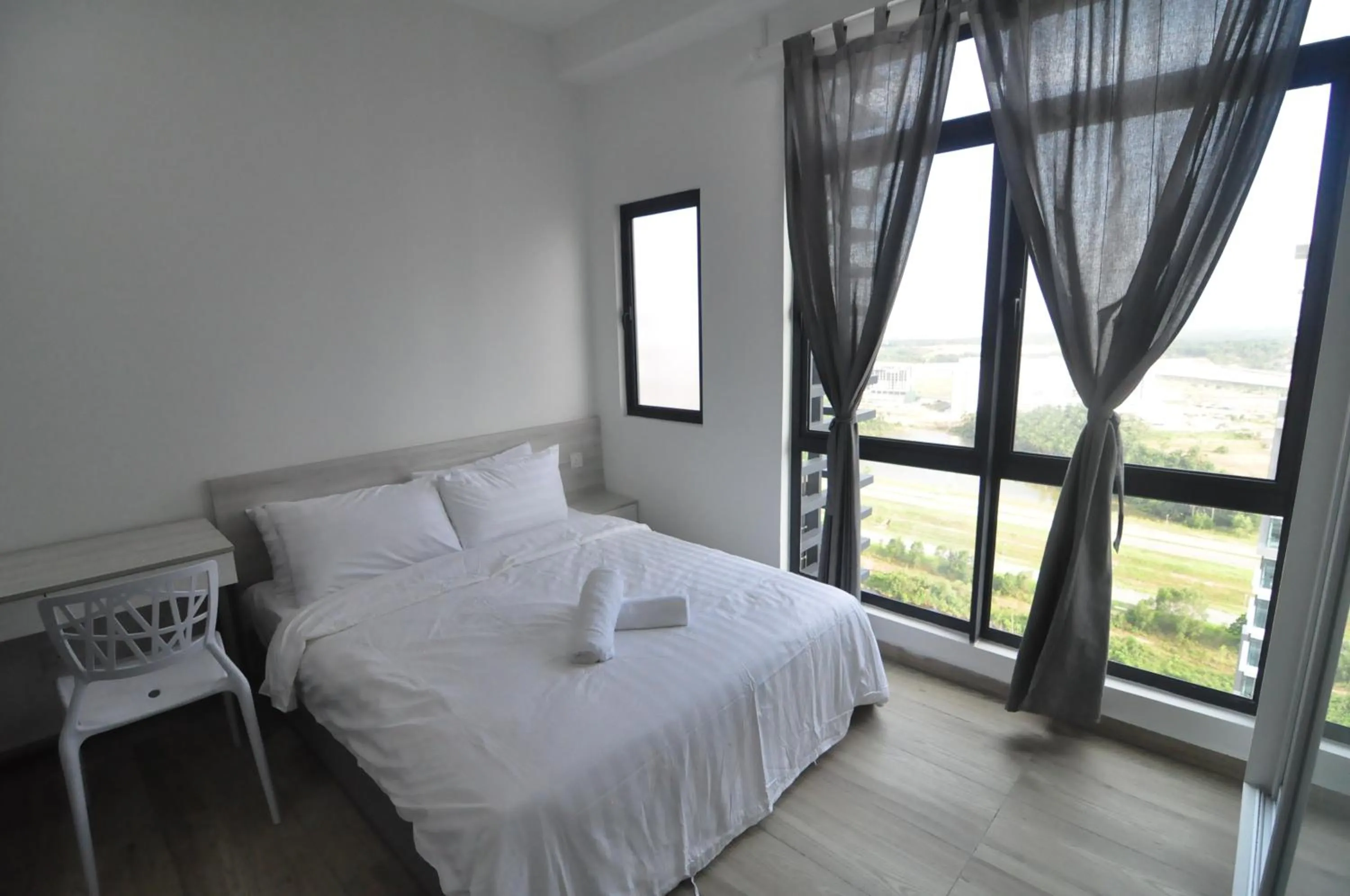 Bed in Kenwingston Square Garden By IdealHub