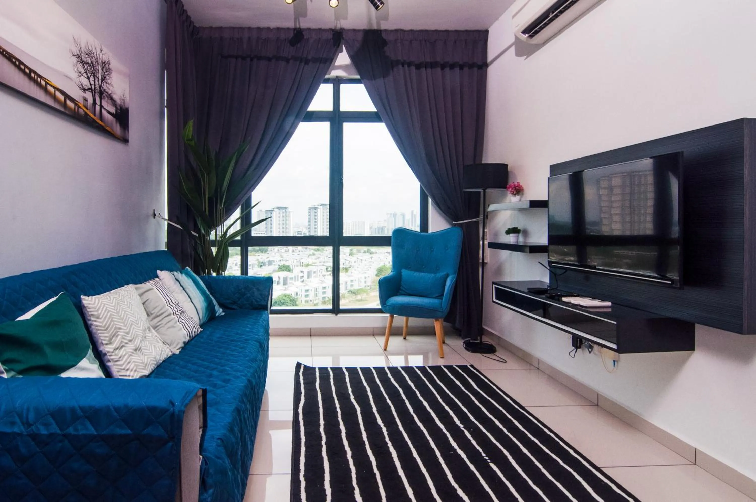 Kenwingston Square Garden By IdealHub