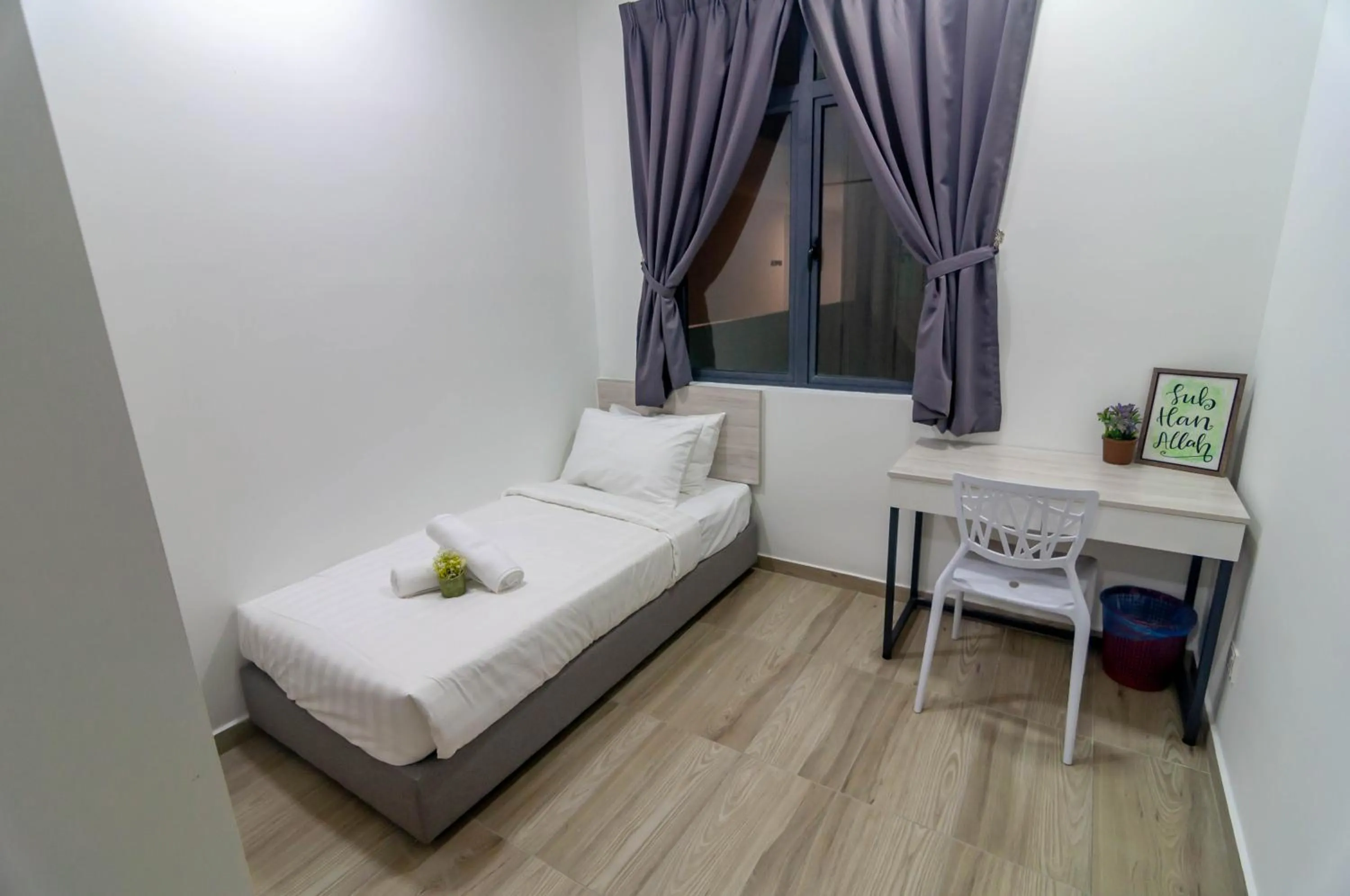 Bed in Kenwingston Square Garden By IdealHub