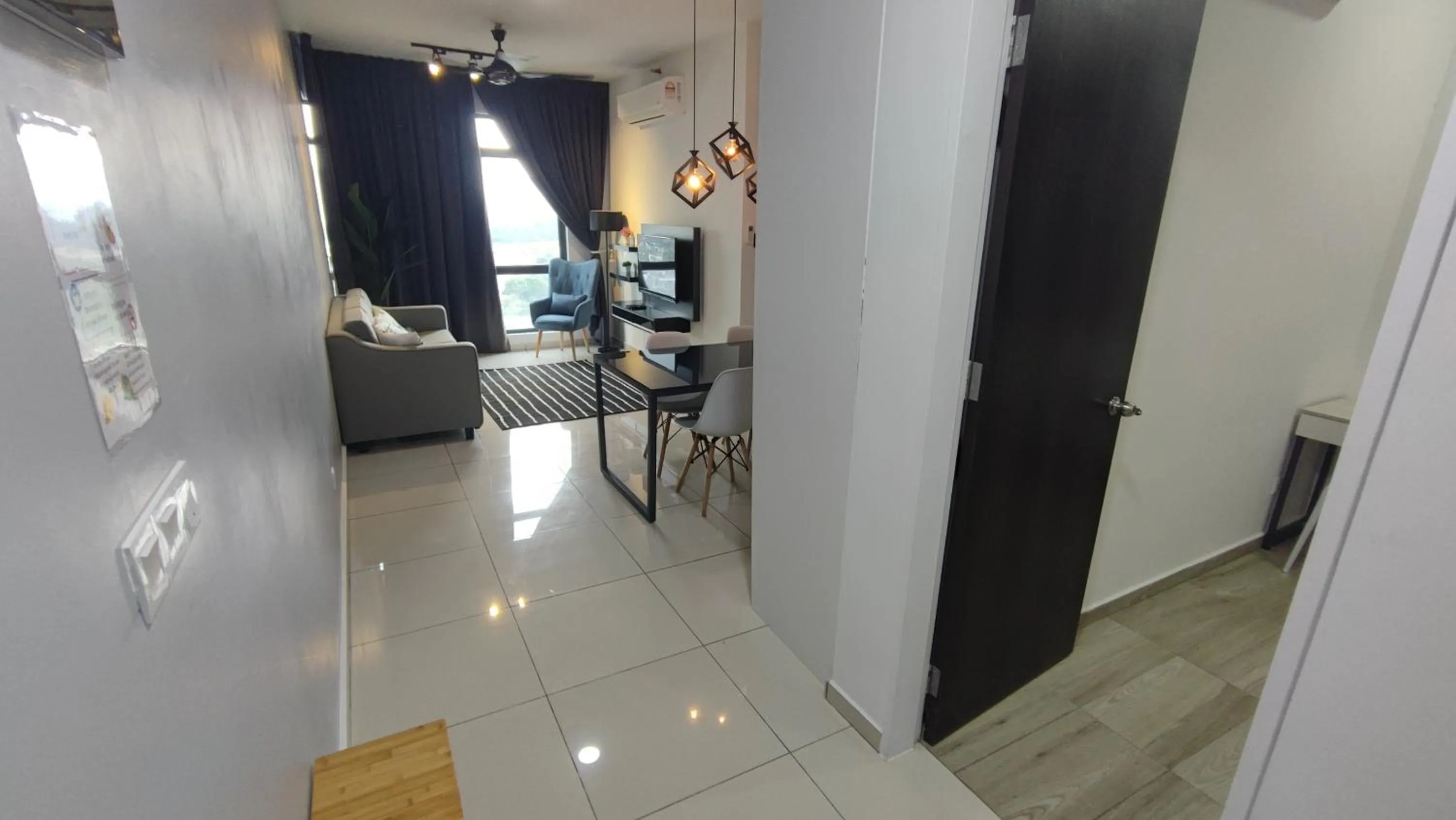 Kenwingston Square Garden By IdealHub