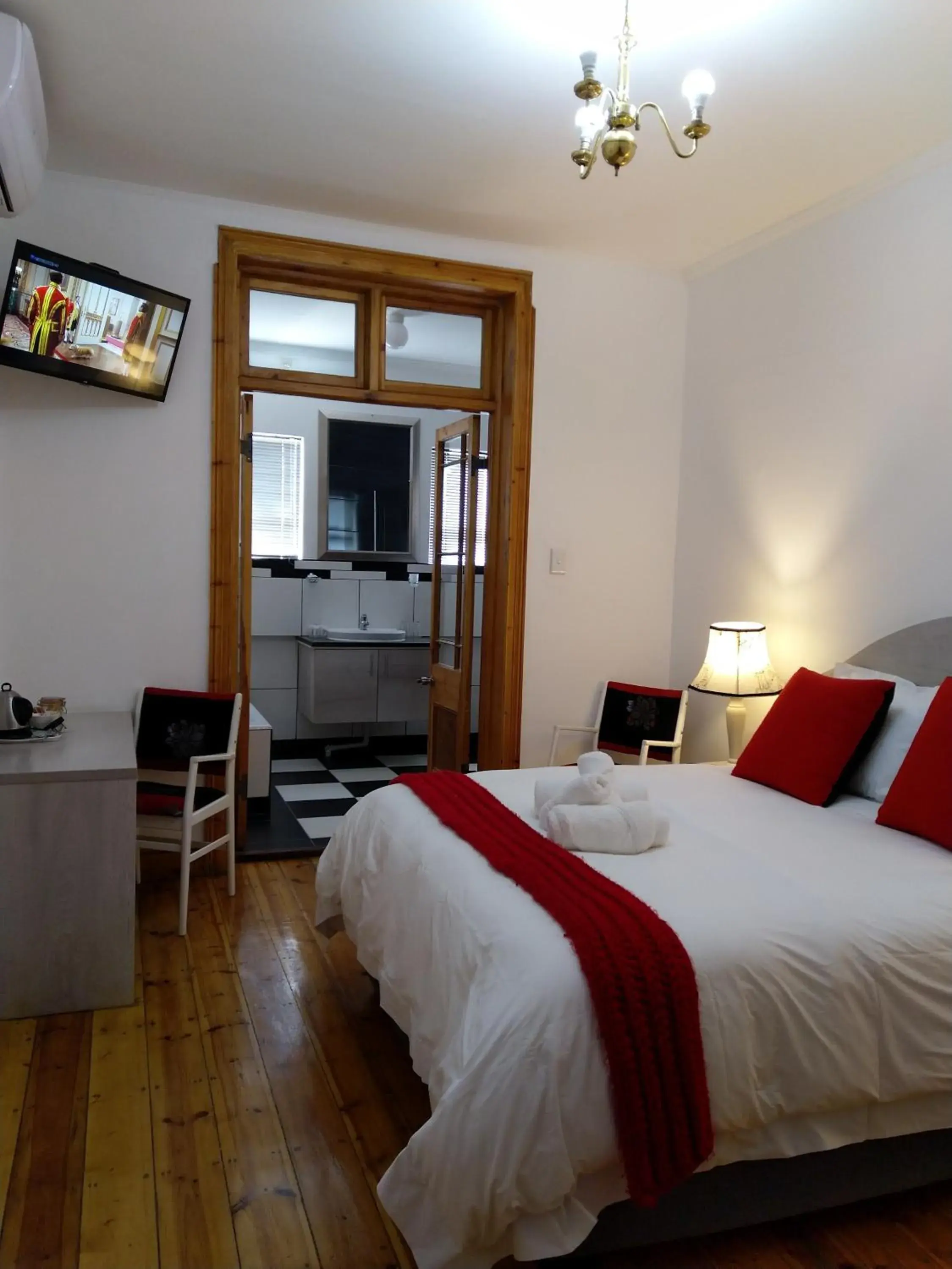 Bed in Savoy Hotel Beaufort-West Bed in Savoy Hotel Beaufort-West