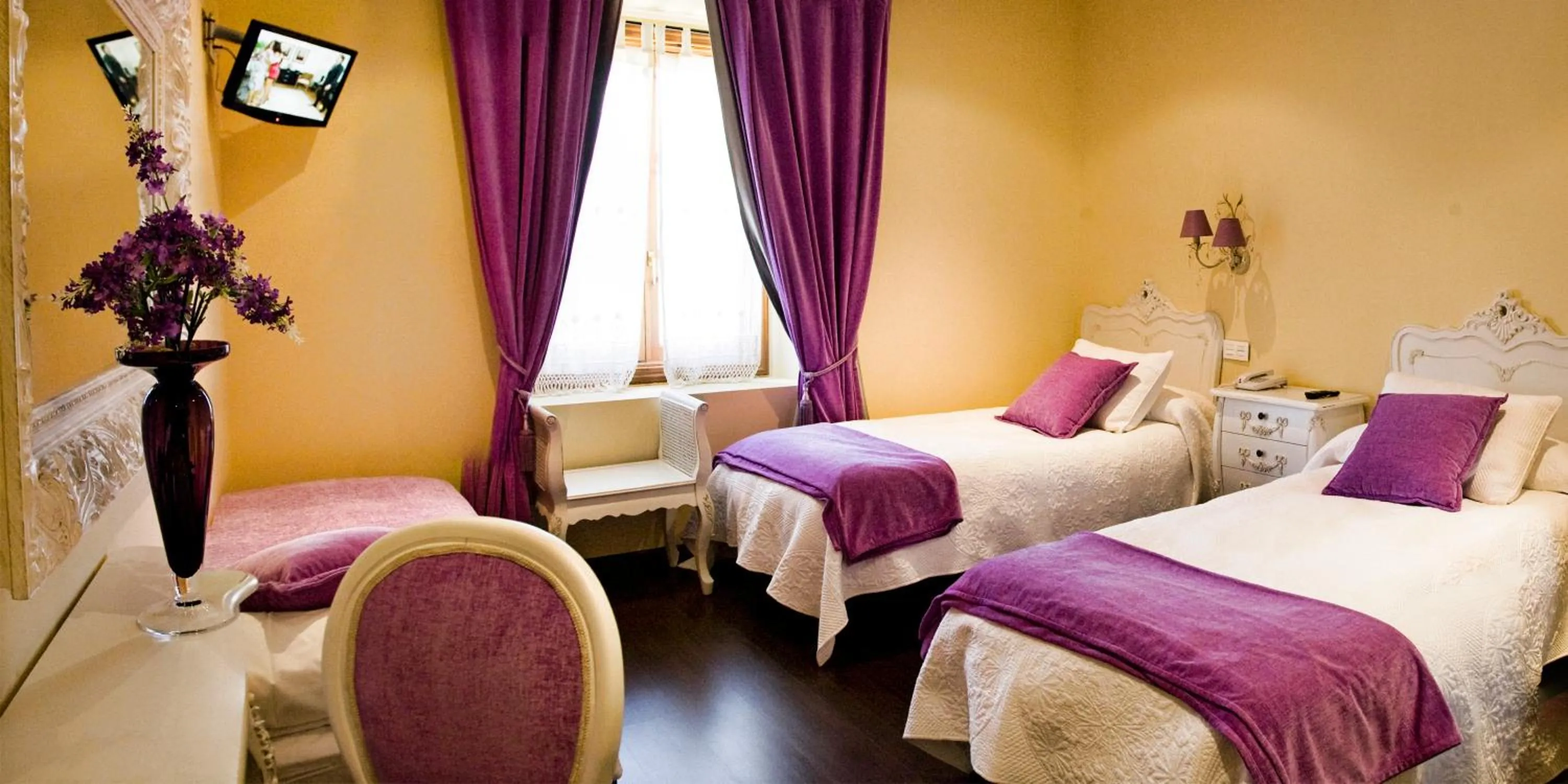 Photo of the whole room, Bed in Hotel San Antón Abad