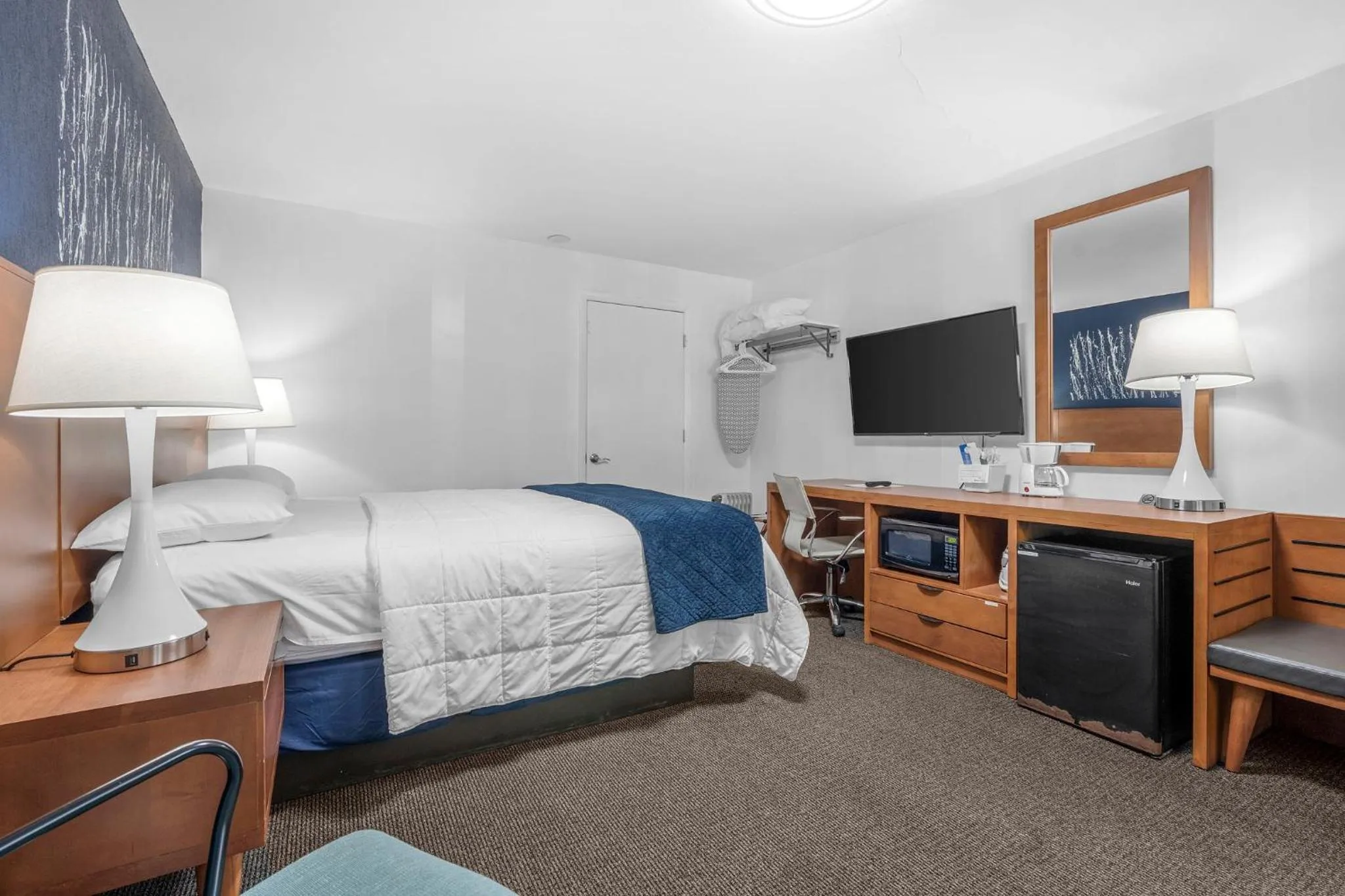Bathroom, Bed in Starlite Resort