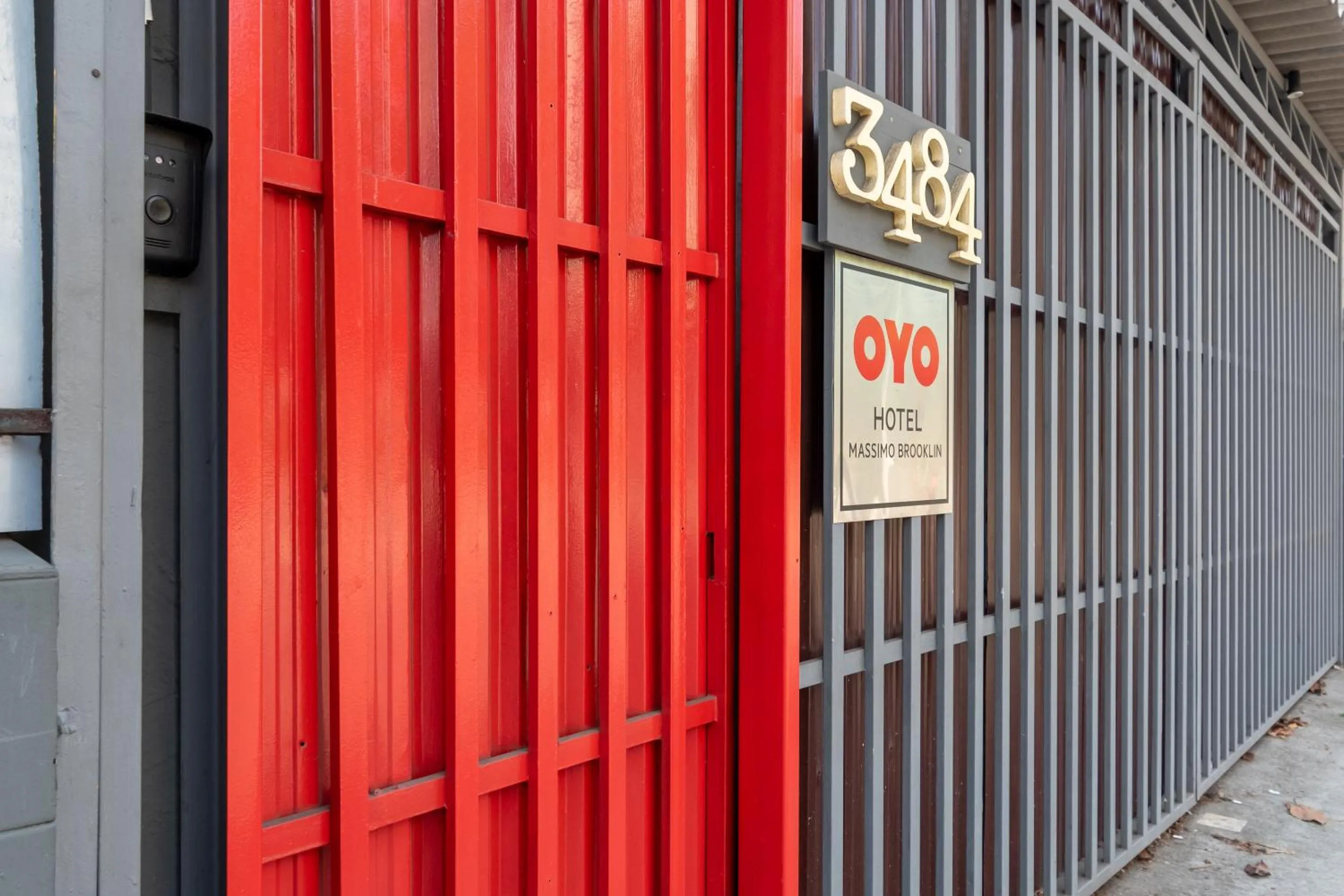 Facade/entrance in OYO Hotel Massimo Brooklin, Sao Paulo