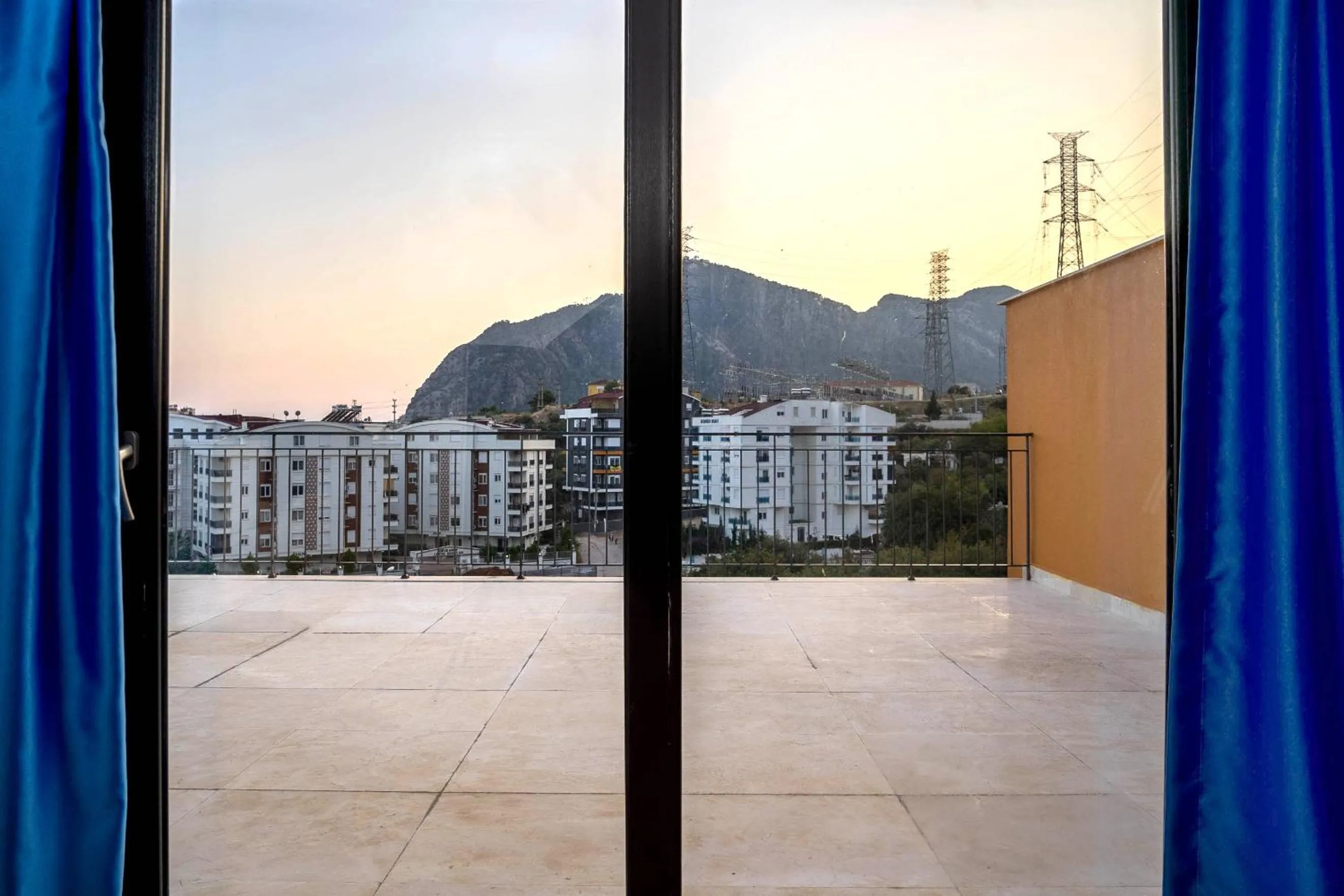 Balcony/Terrace in MENE SUITES