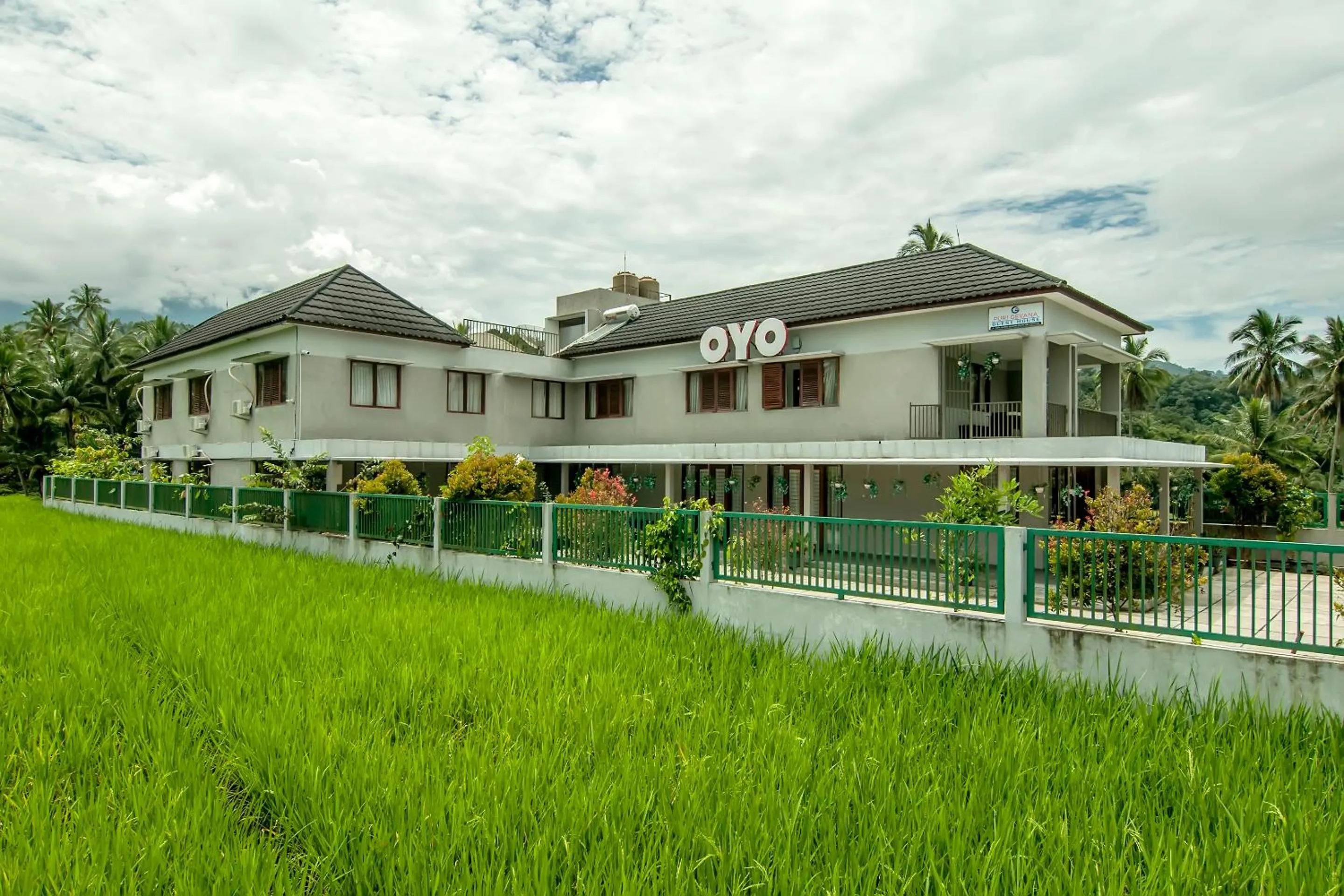 Property building in OYO 882 Puri Gevana Guest House