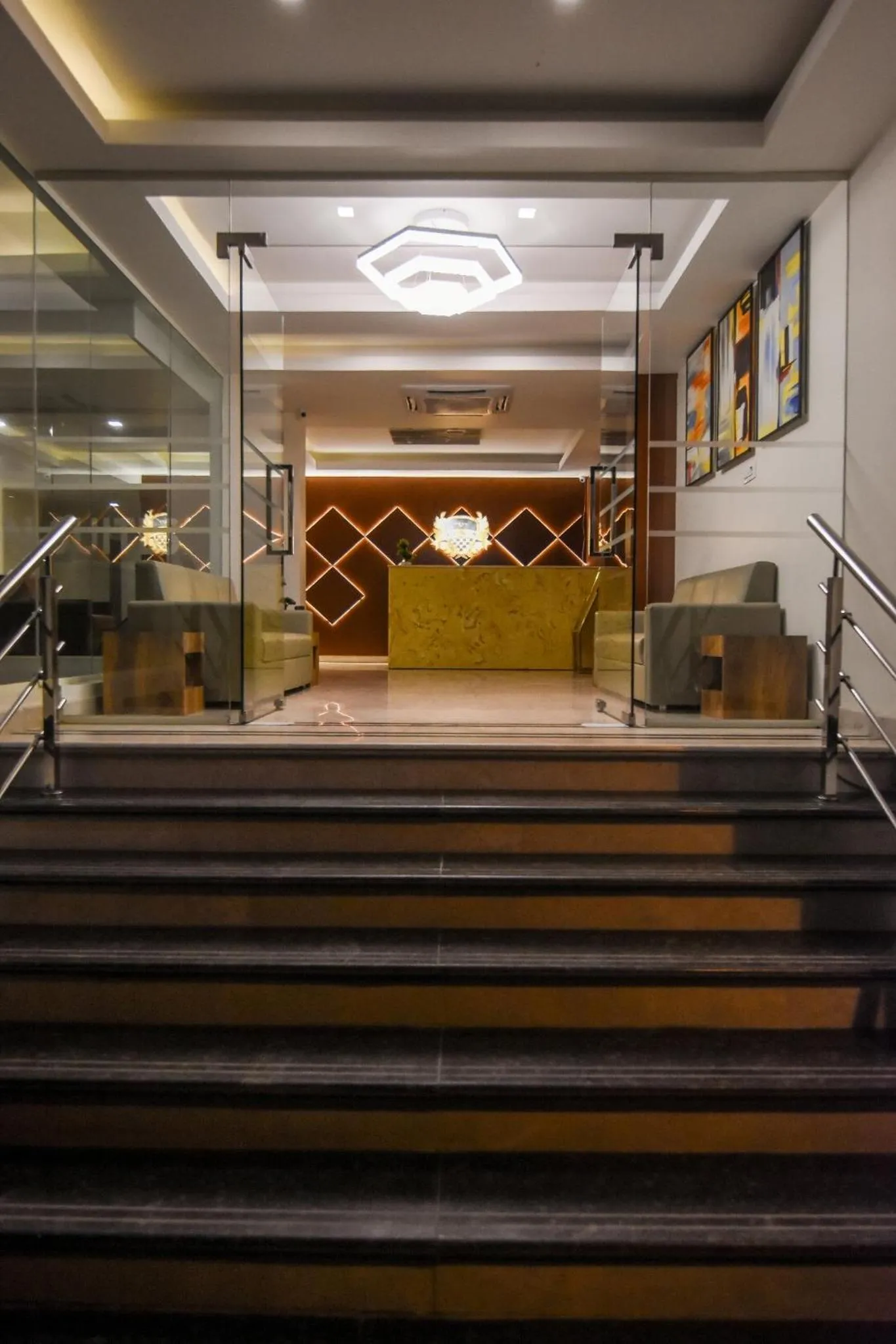 Lobby or reception in Kensington Suites