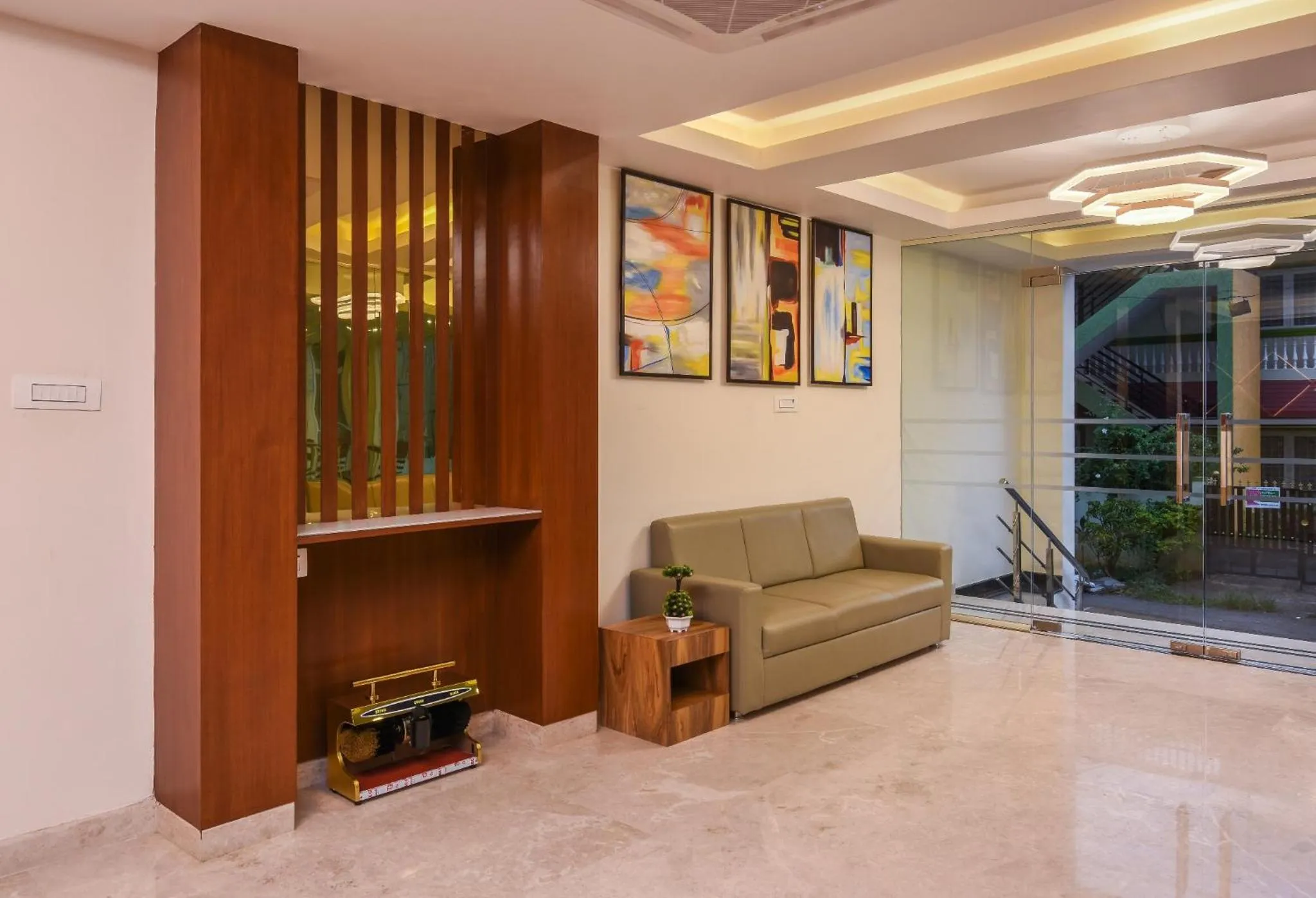 Lobby or reception in Kensington Suites