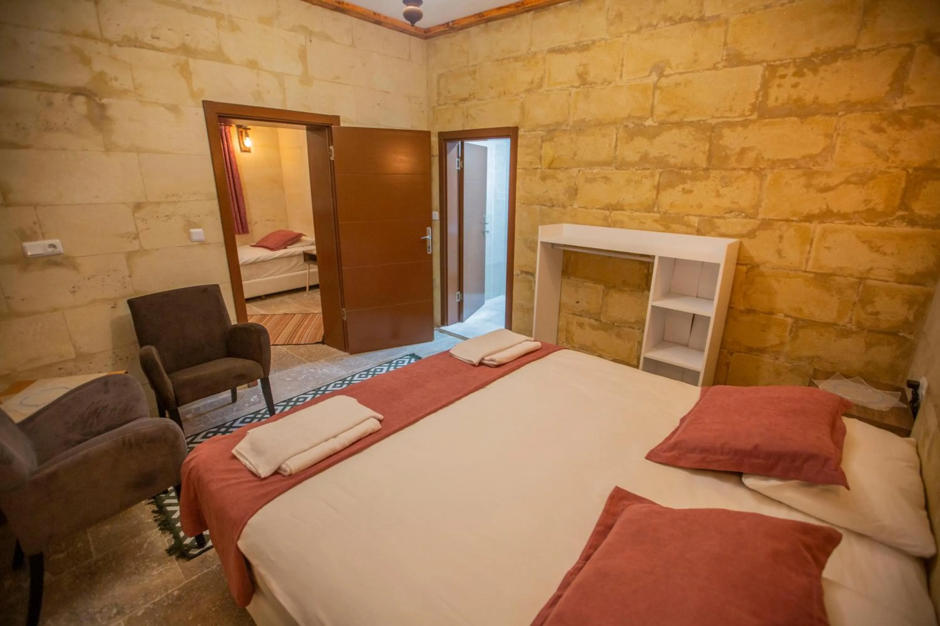 Photo of the whole room, Bed in Capiedra Hotel