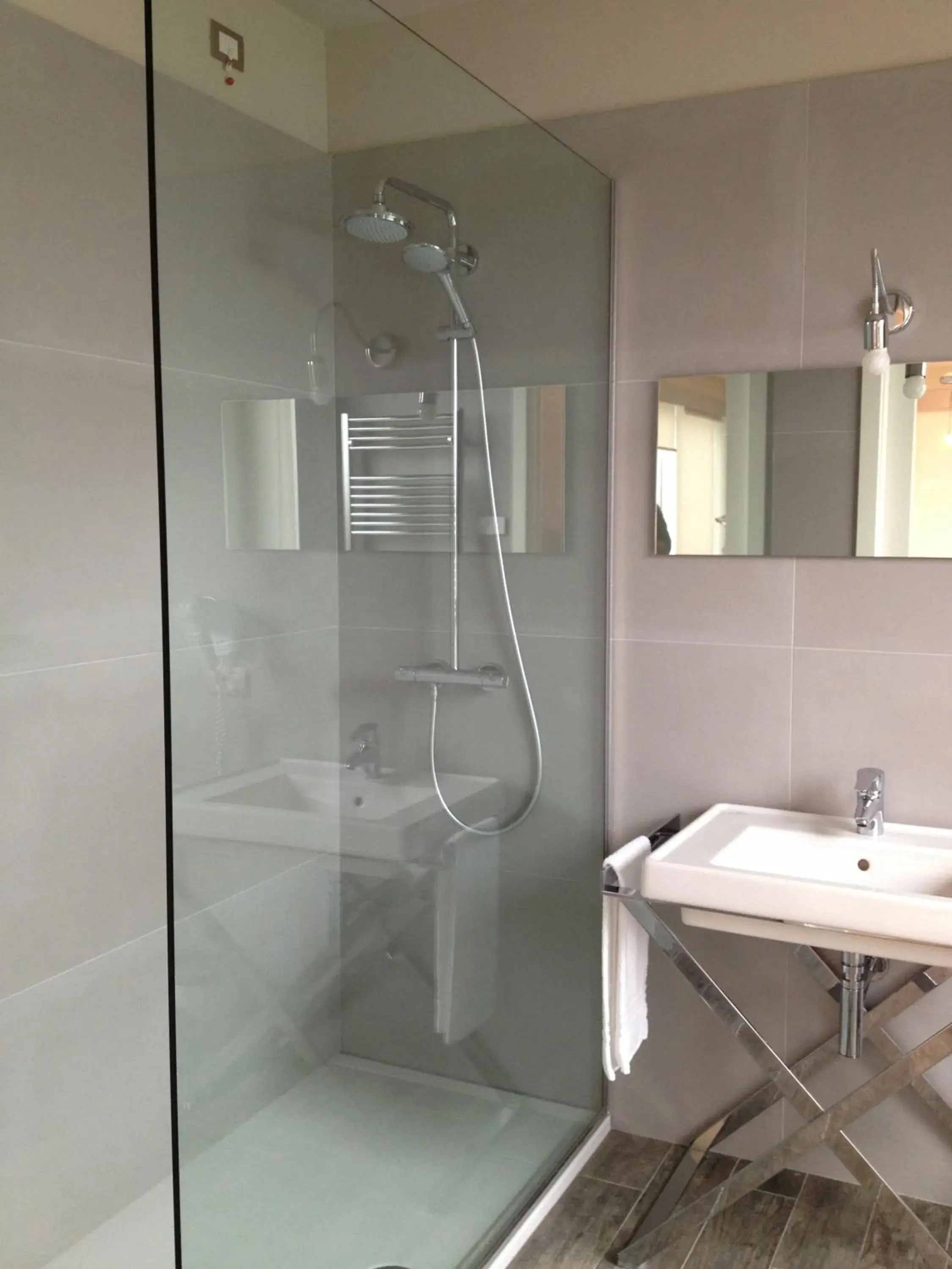 Shower, Bathroom in Hotel Baia dei Pini