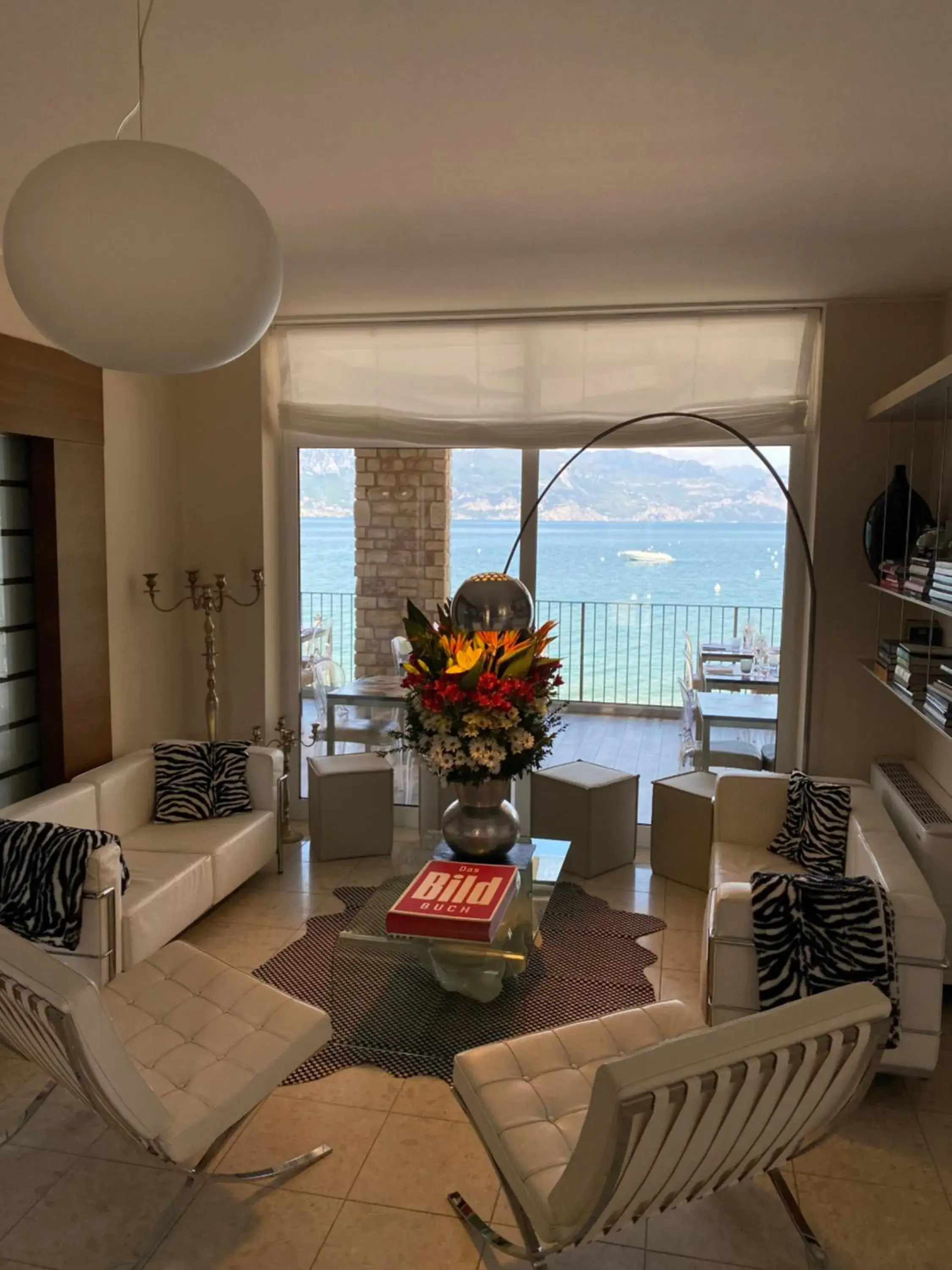 Seating Area in Hotel Baia dei Pini