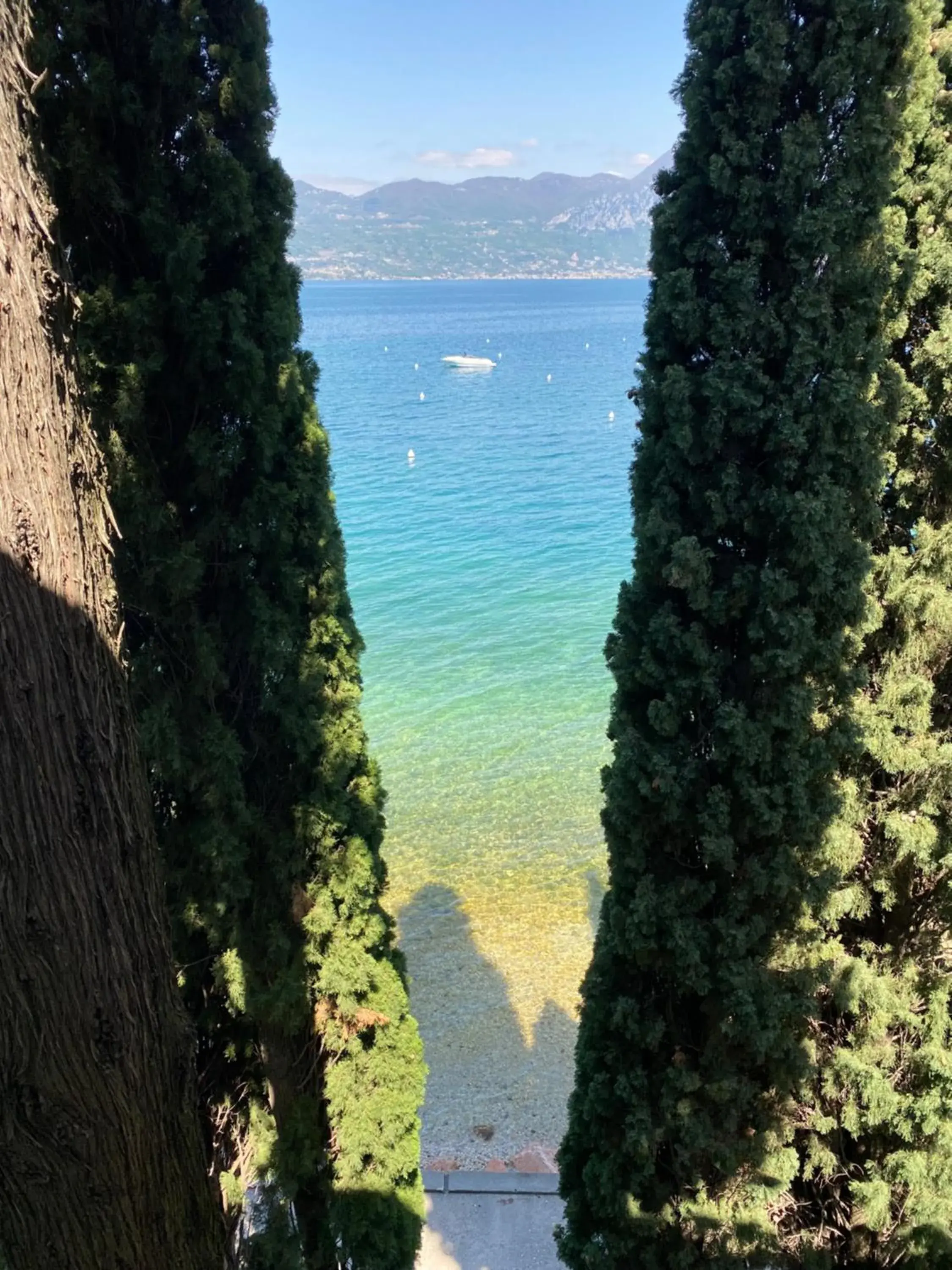 Lake view in Hotel Baia dei Pini