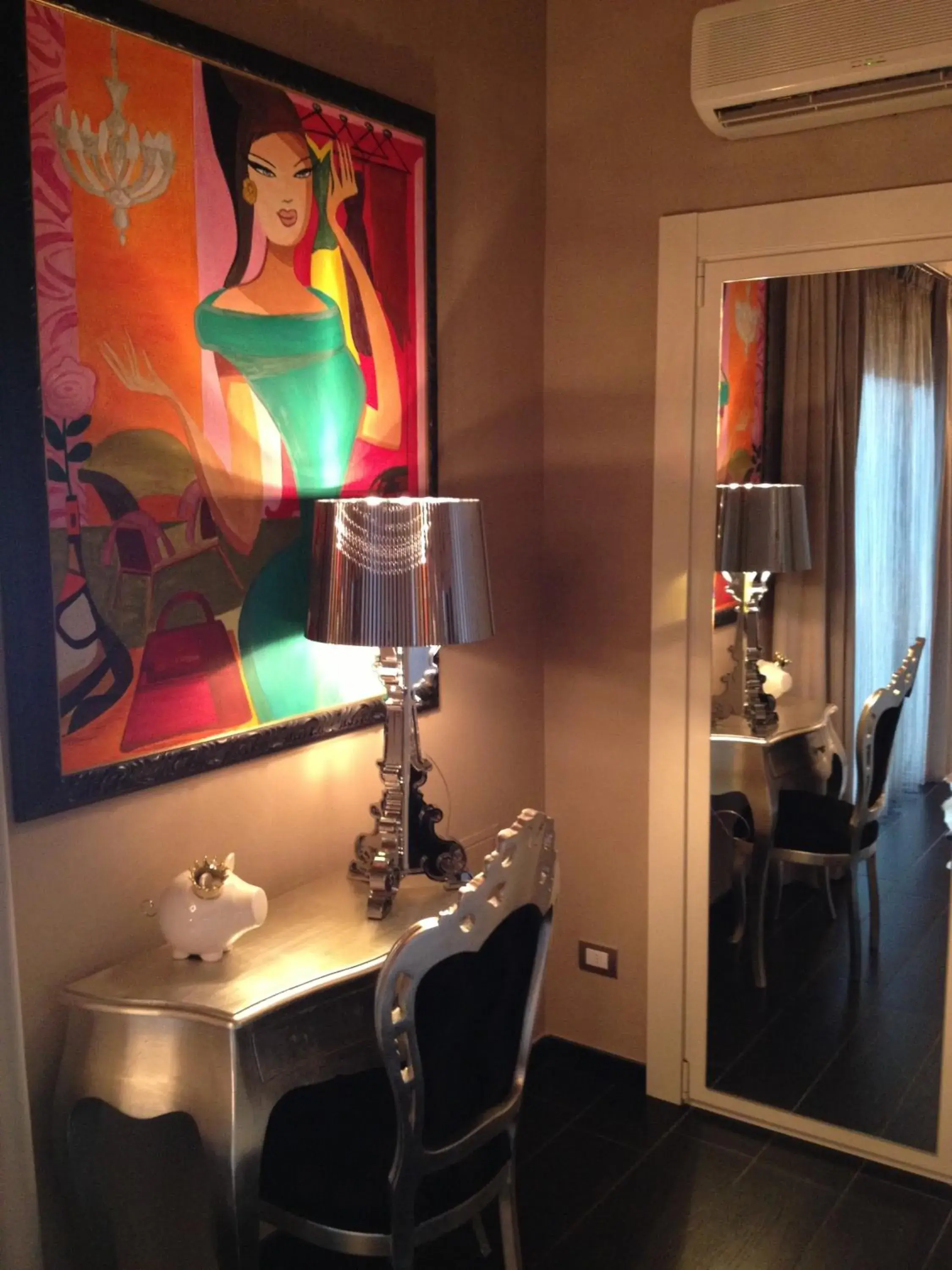 Decorative detail, Bathroom in Hotel Baia dei Pini