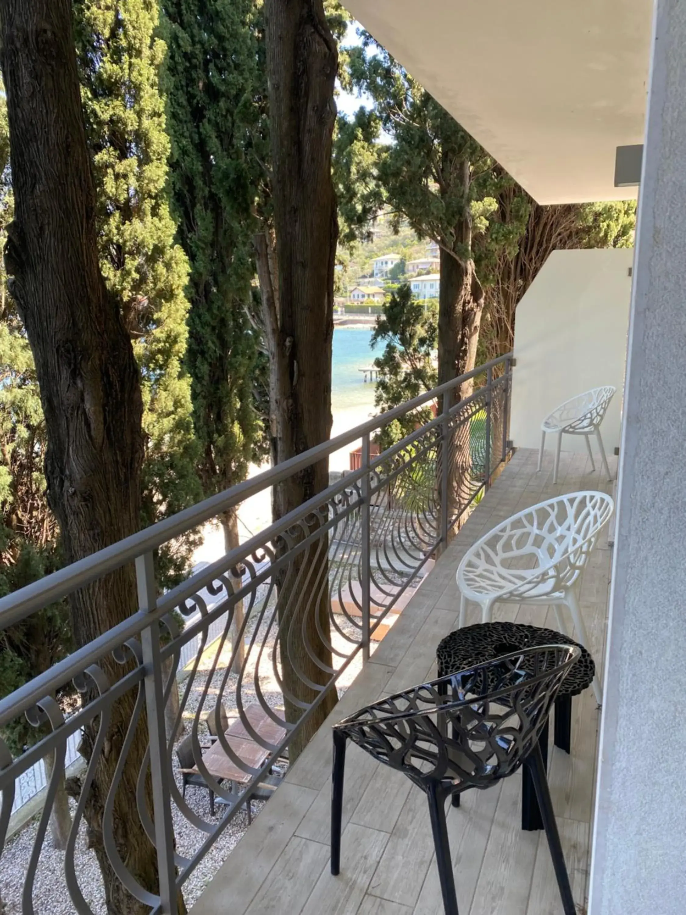 Lake view, Balcony/Terrace in Hotel Baia dei Pini