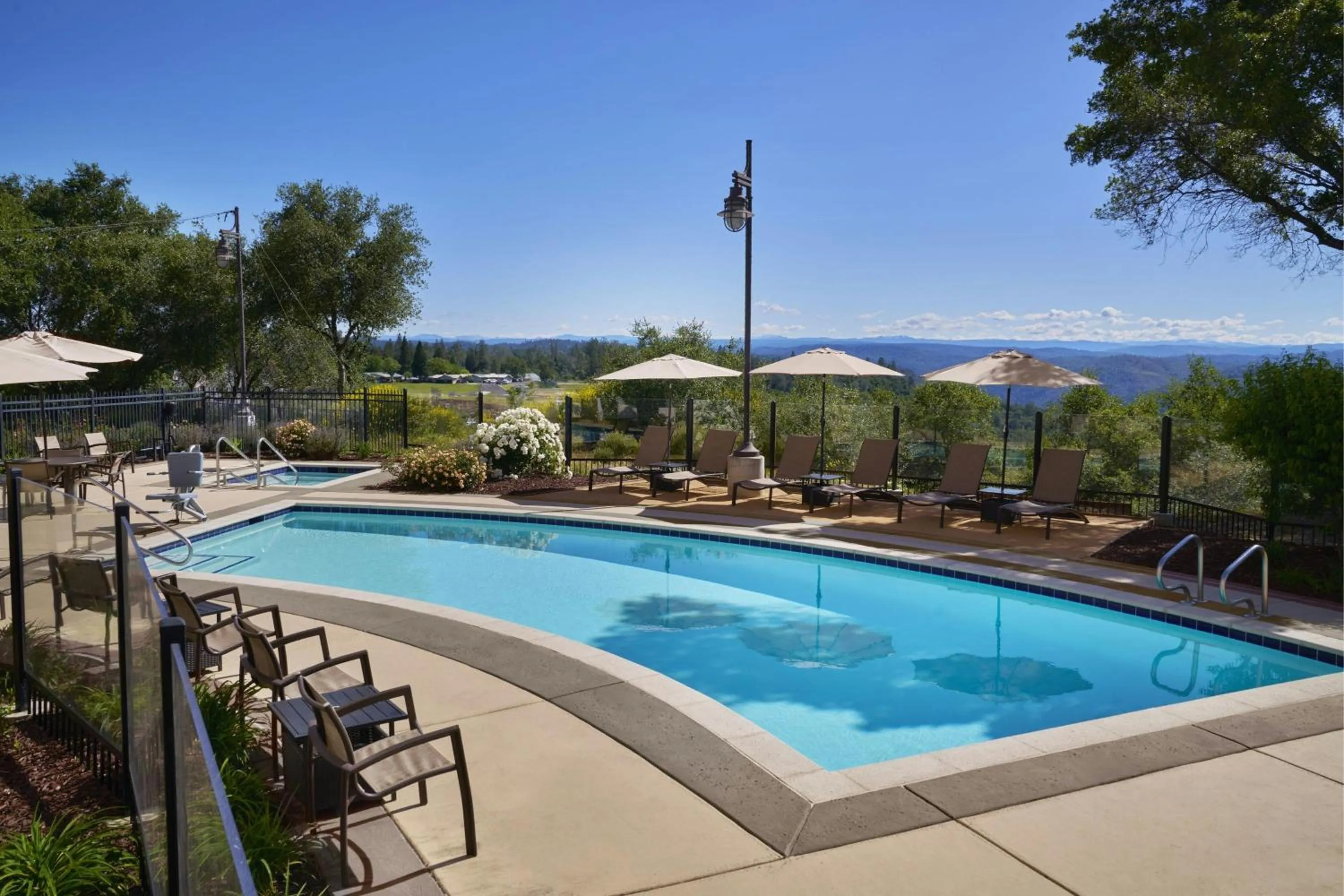 Swimming pool in Hotel Vista Sierra