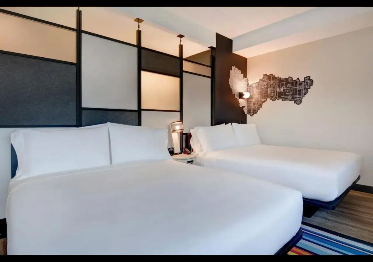 Guest room, 2 Queen in Aloft Secaucus Meadowlands Guest room, 2 Queen in Aloft Secaucus Meadowlands