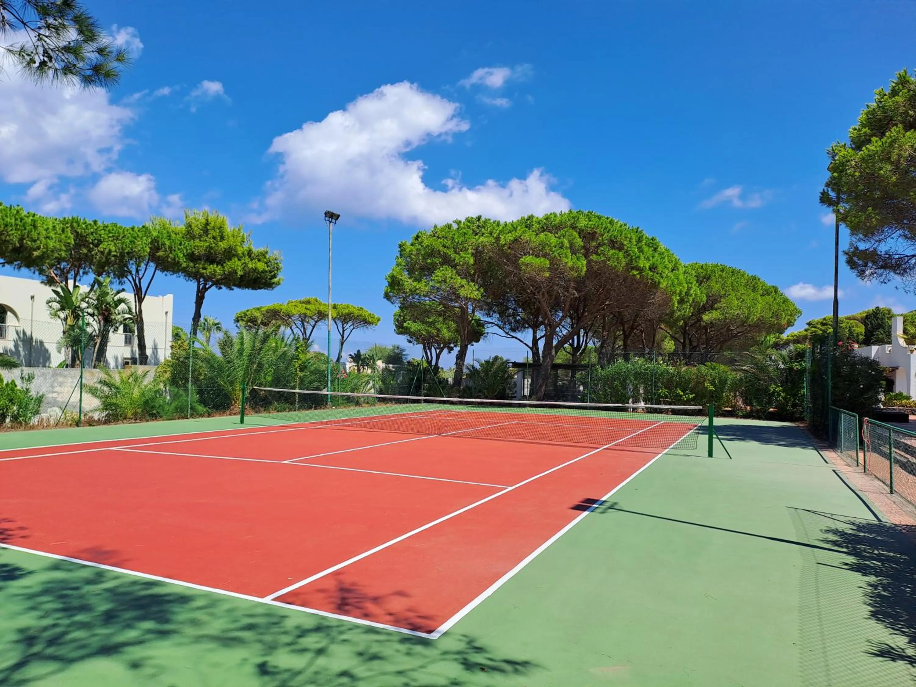 Tennis court in Villa Saracina