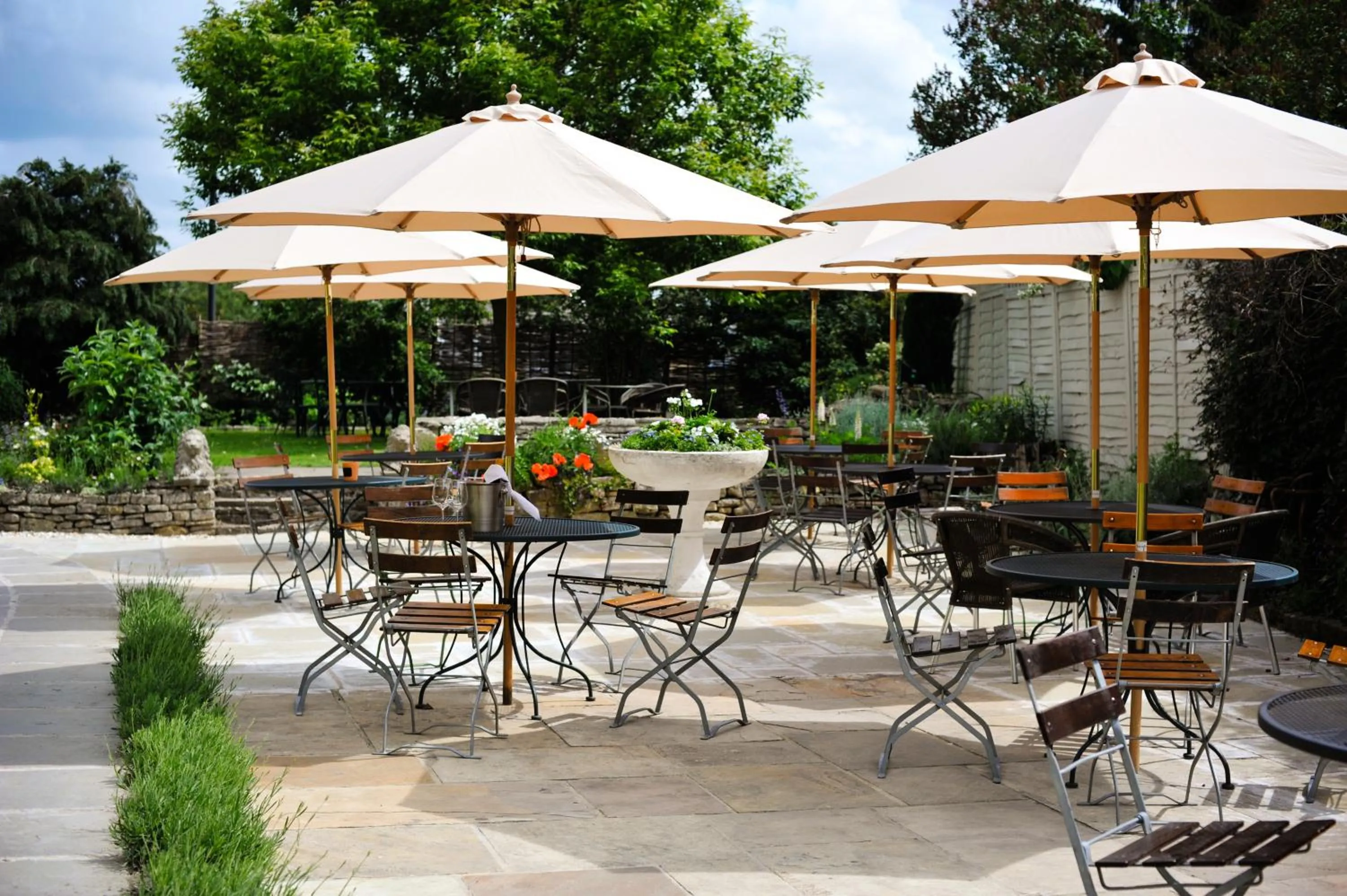 Patio in The Lion Inn
