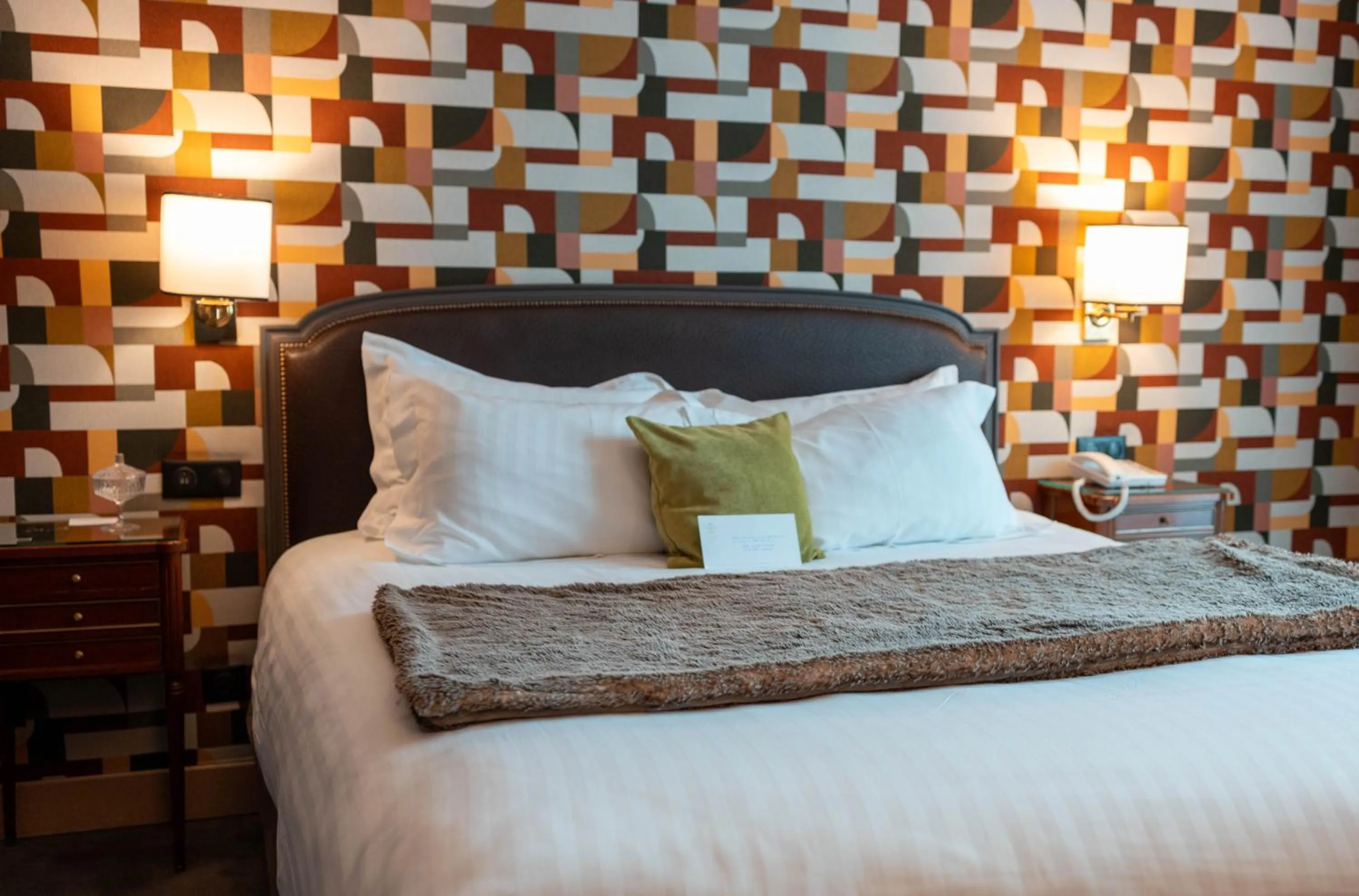 Bedroom, Bed in Hôtel Carlton Lille