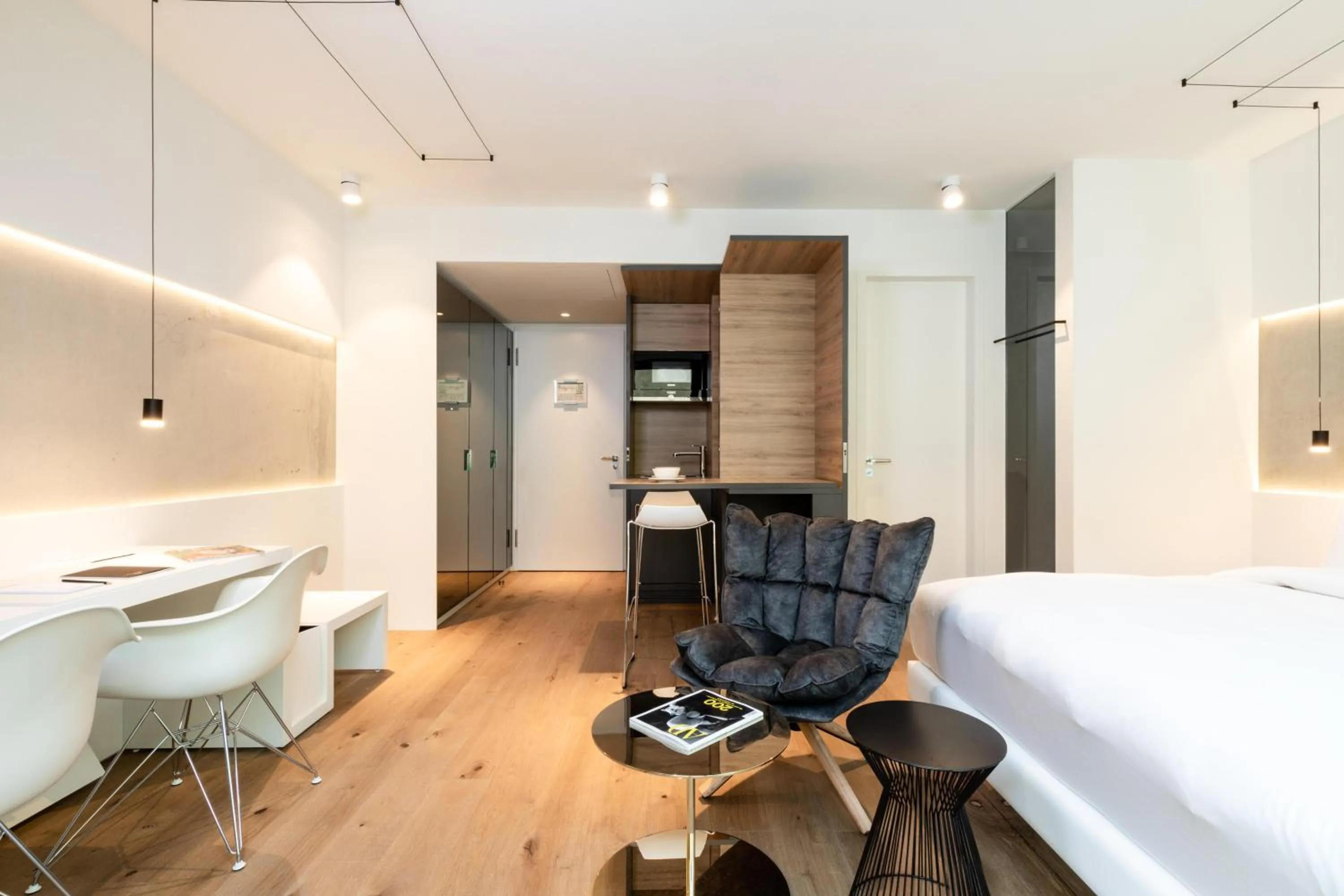 Photo of the whole room, Bed in KPM Hotel & Residences Berlin, a Member of Design Hotels