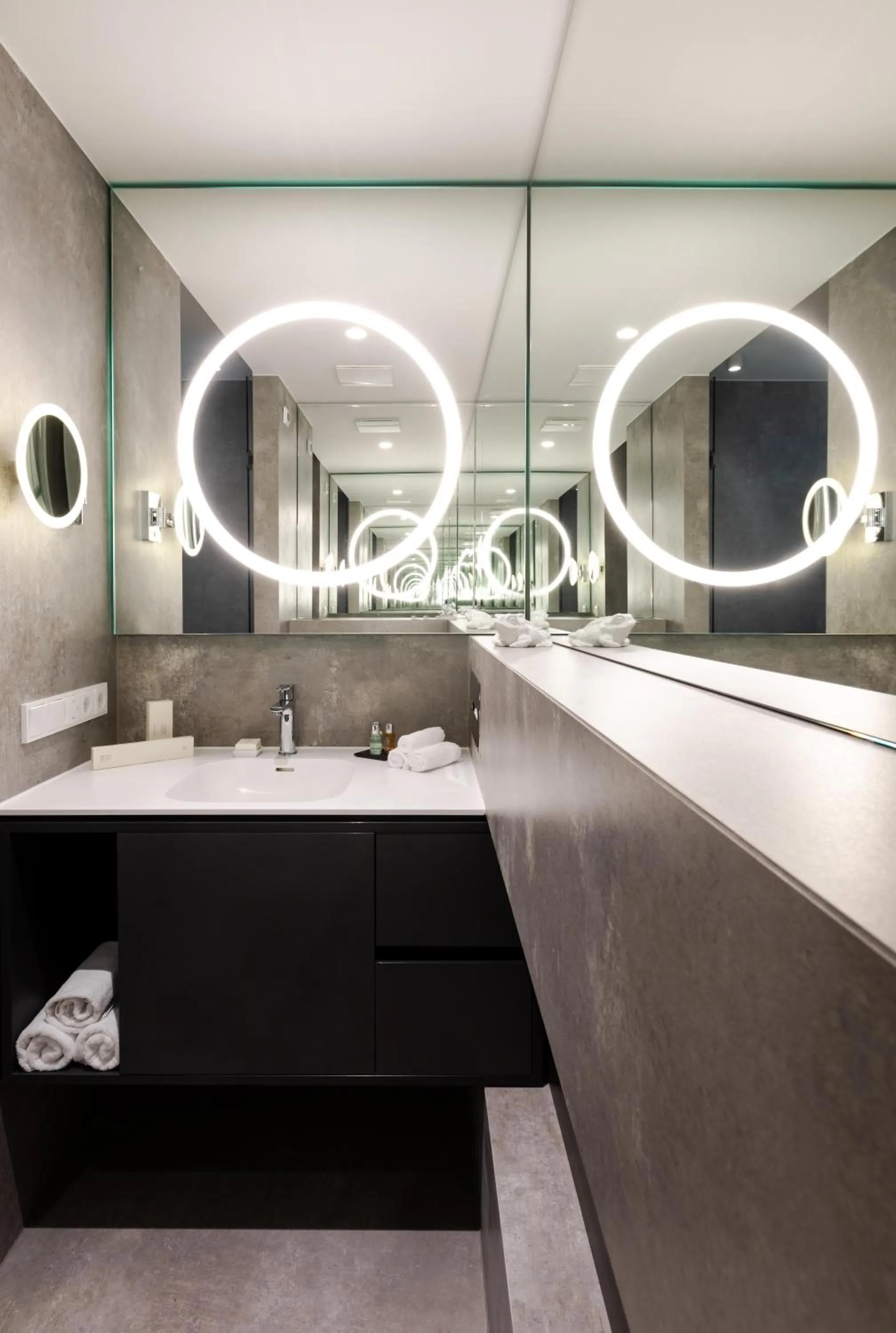 Bathroom in KPM Hotel & Residences Berlin, a Member of Design Hotels