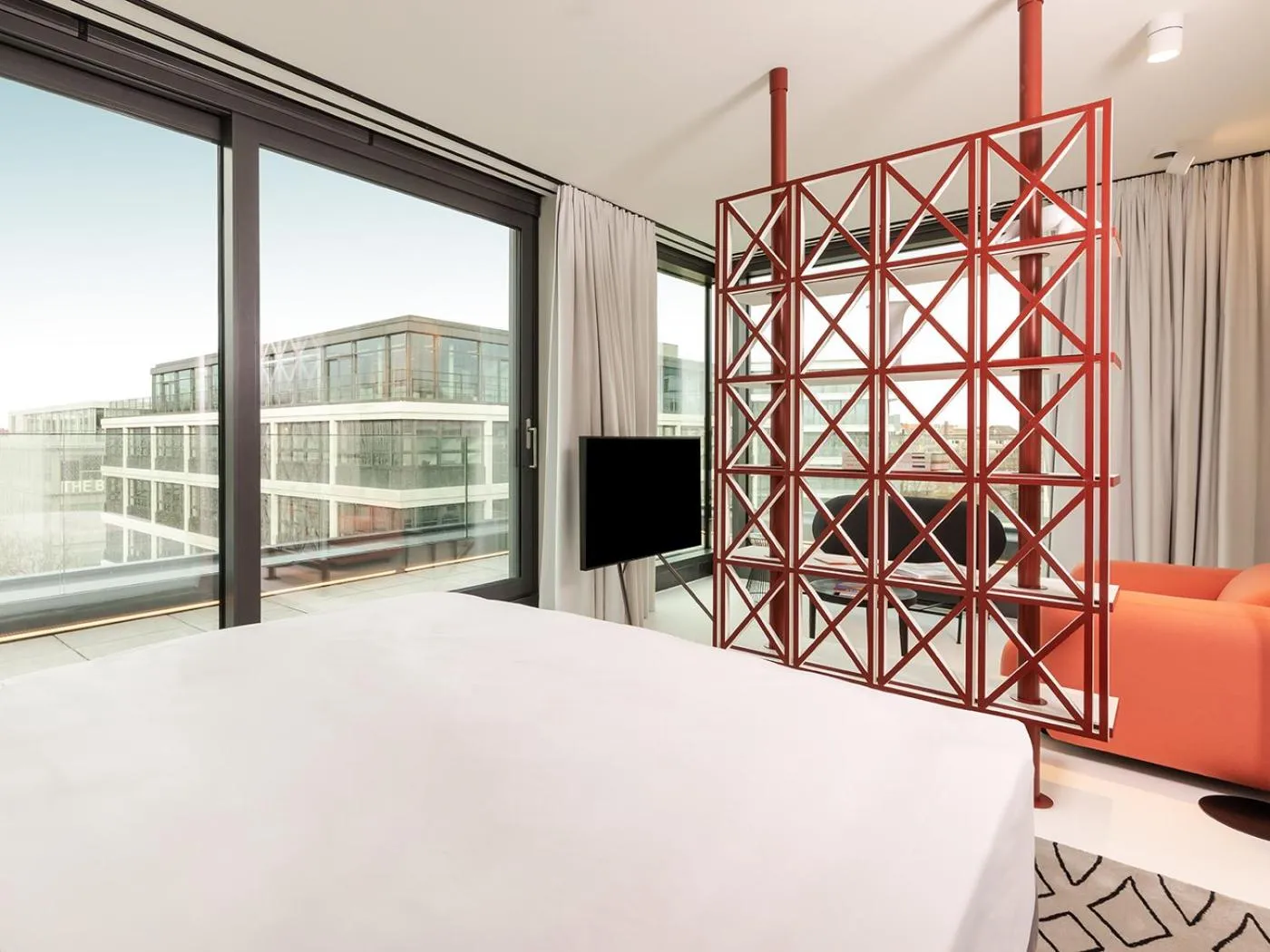 Photo of the whole room, Bed in KPM Hotel & Residences Berlin, a Member of Design Hotels
