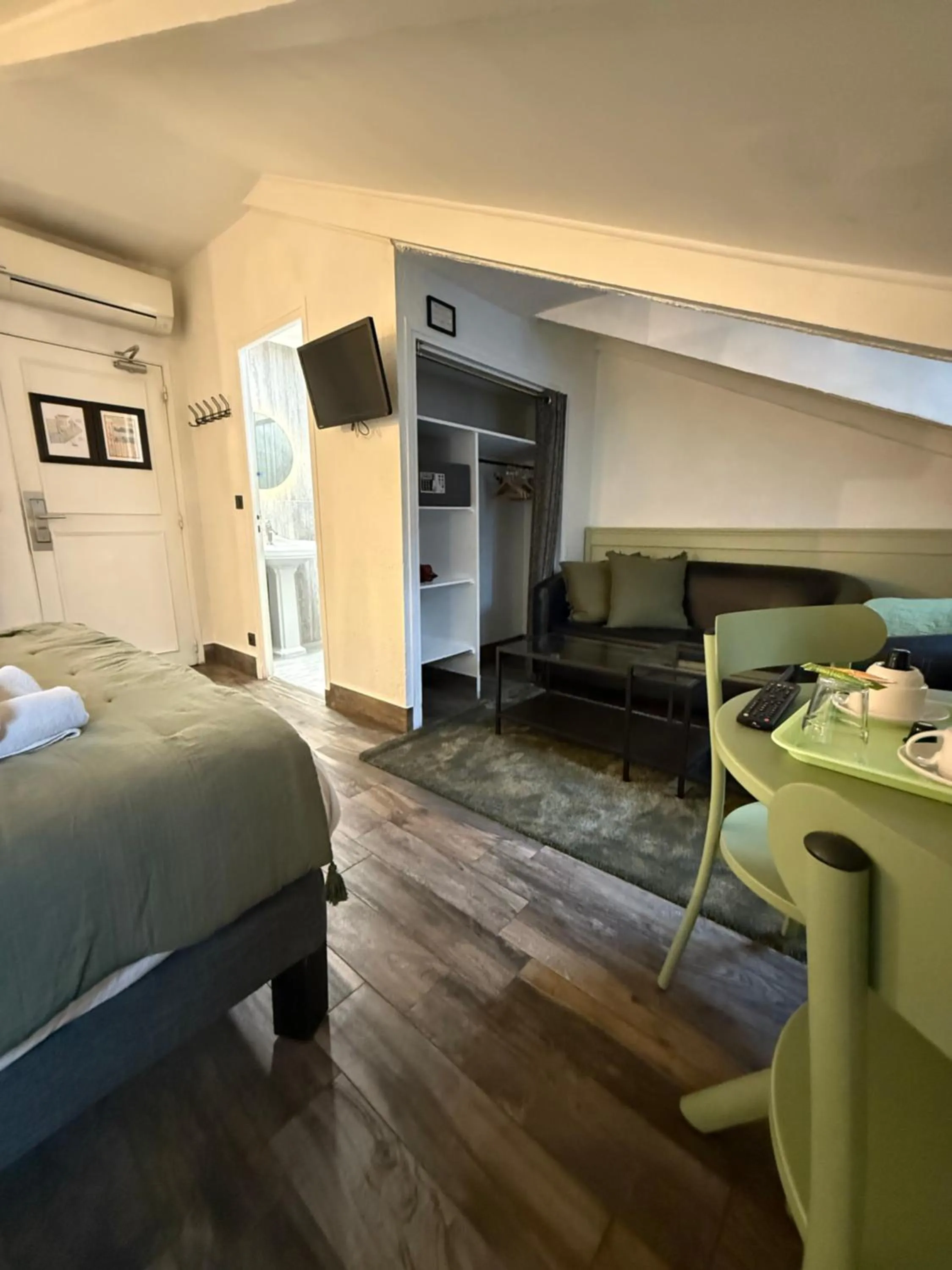 Bedroom, Bed in Hotel de Berne