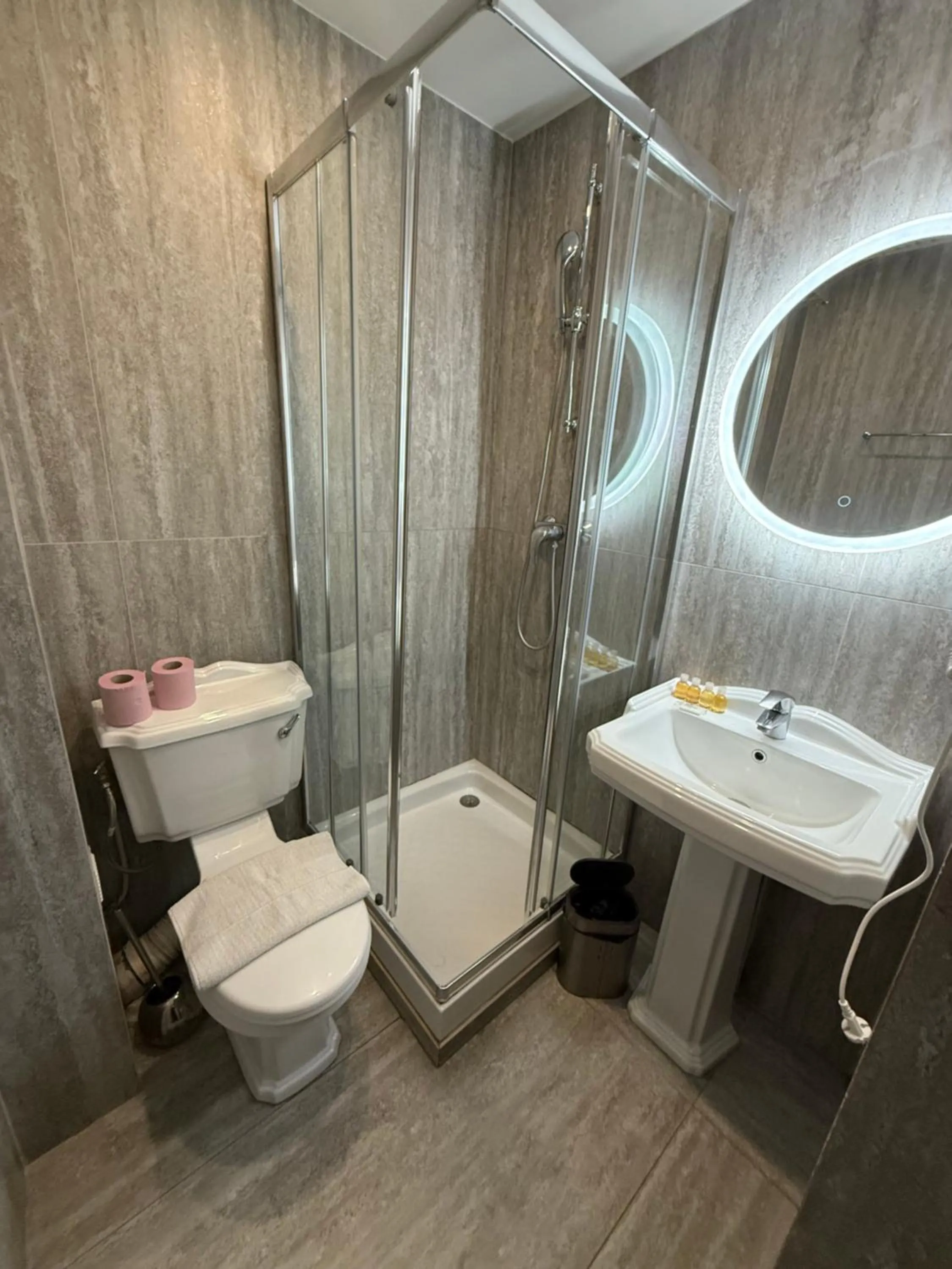 Bedroom in Hotel de Berne