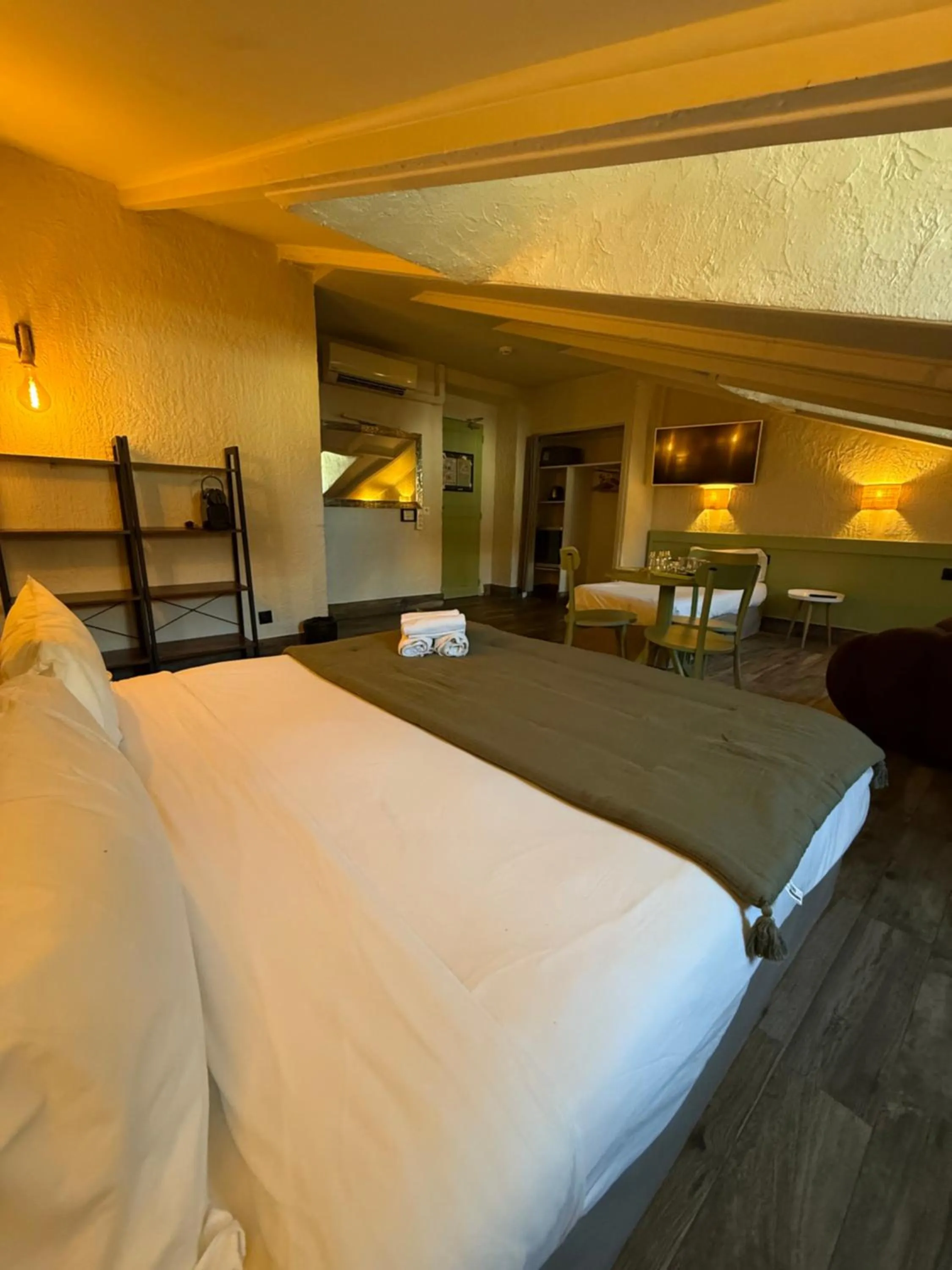 Bed in Hotel de Berne