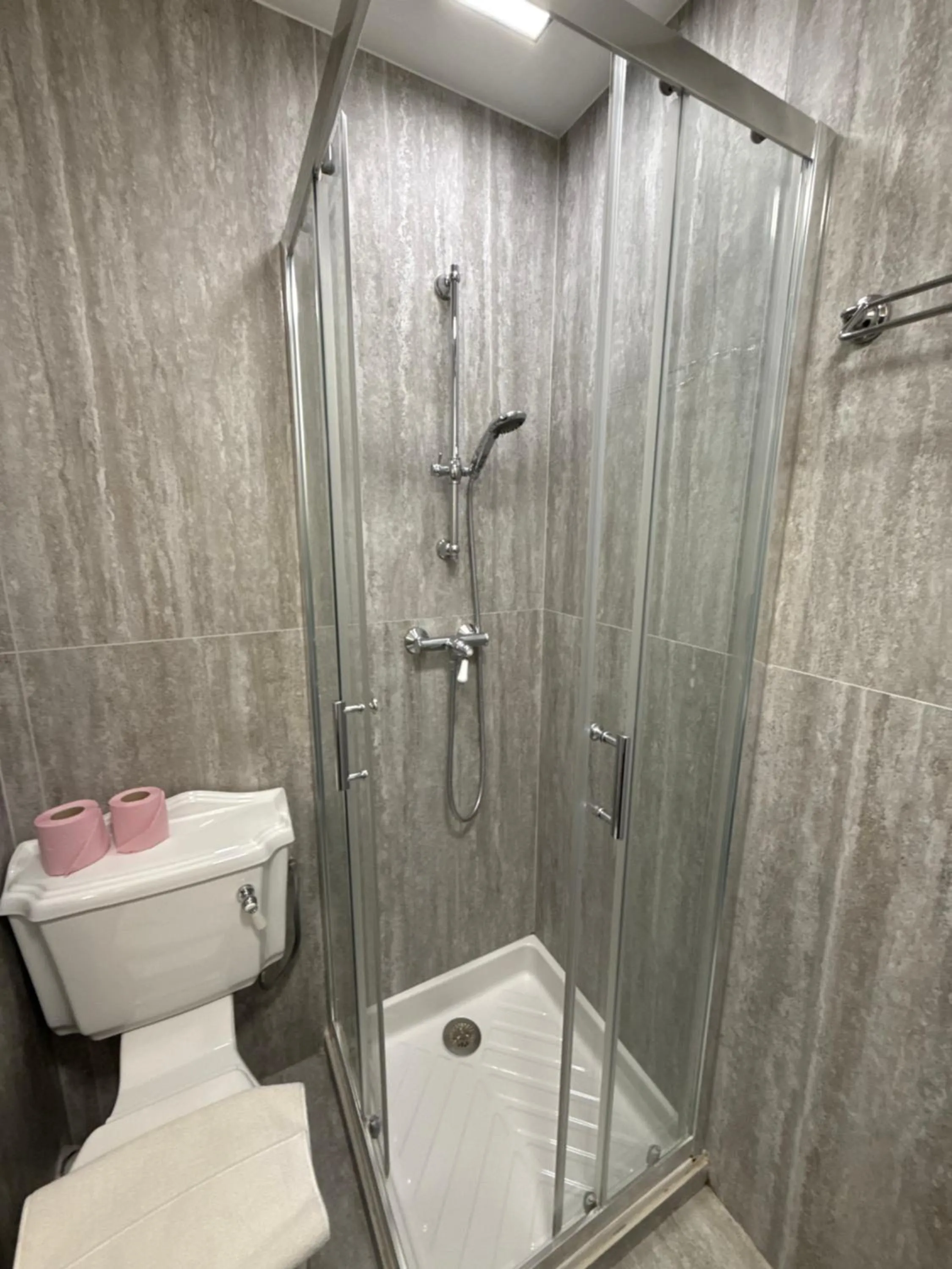 Bathroom in Hotel de Berne