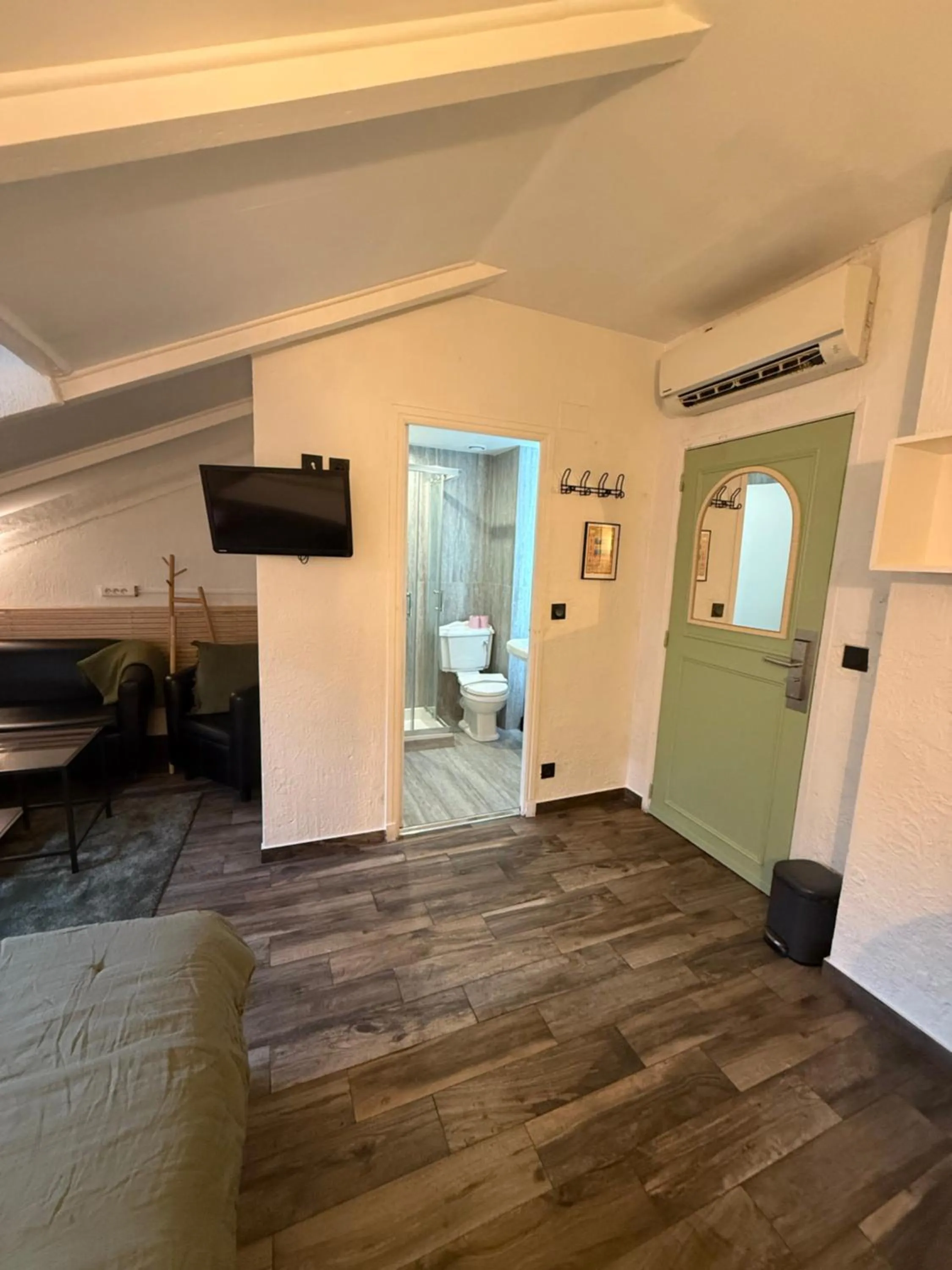 Bedroom in Hotel de Berne