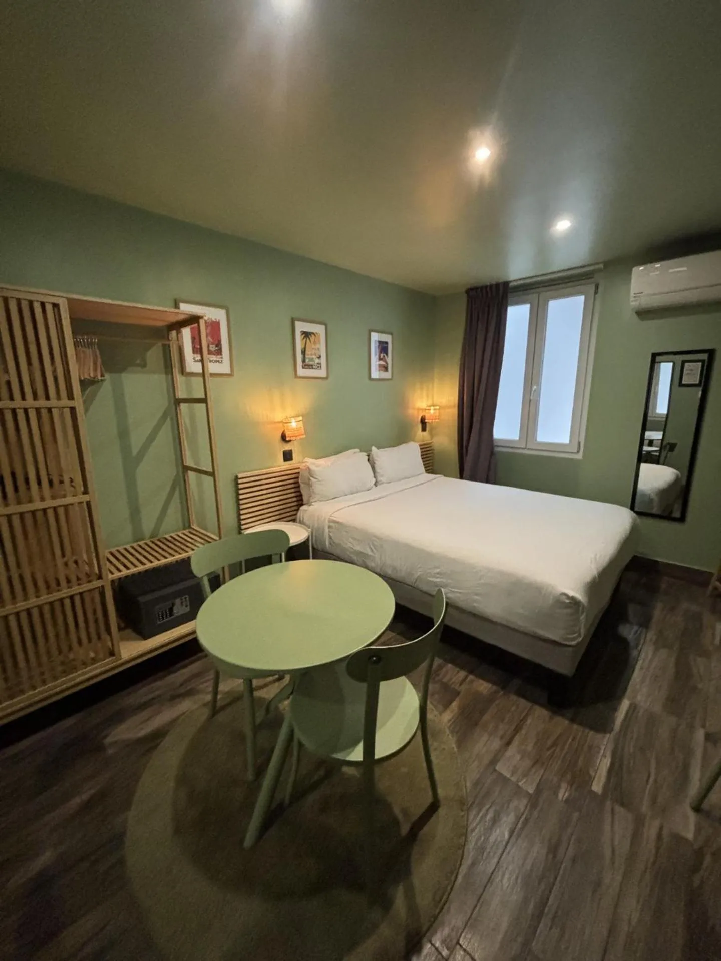 Bed in Hotel de Berne