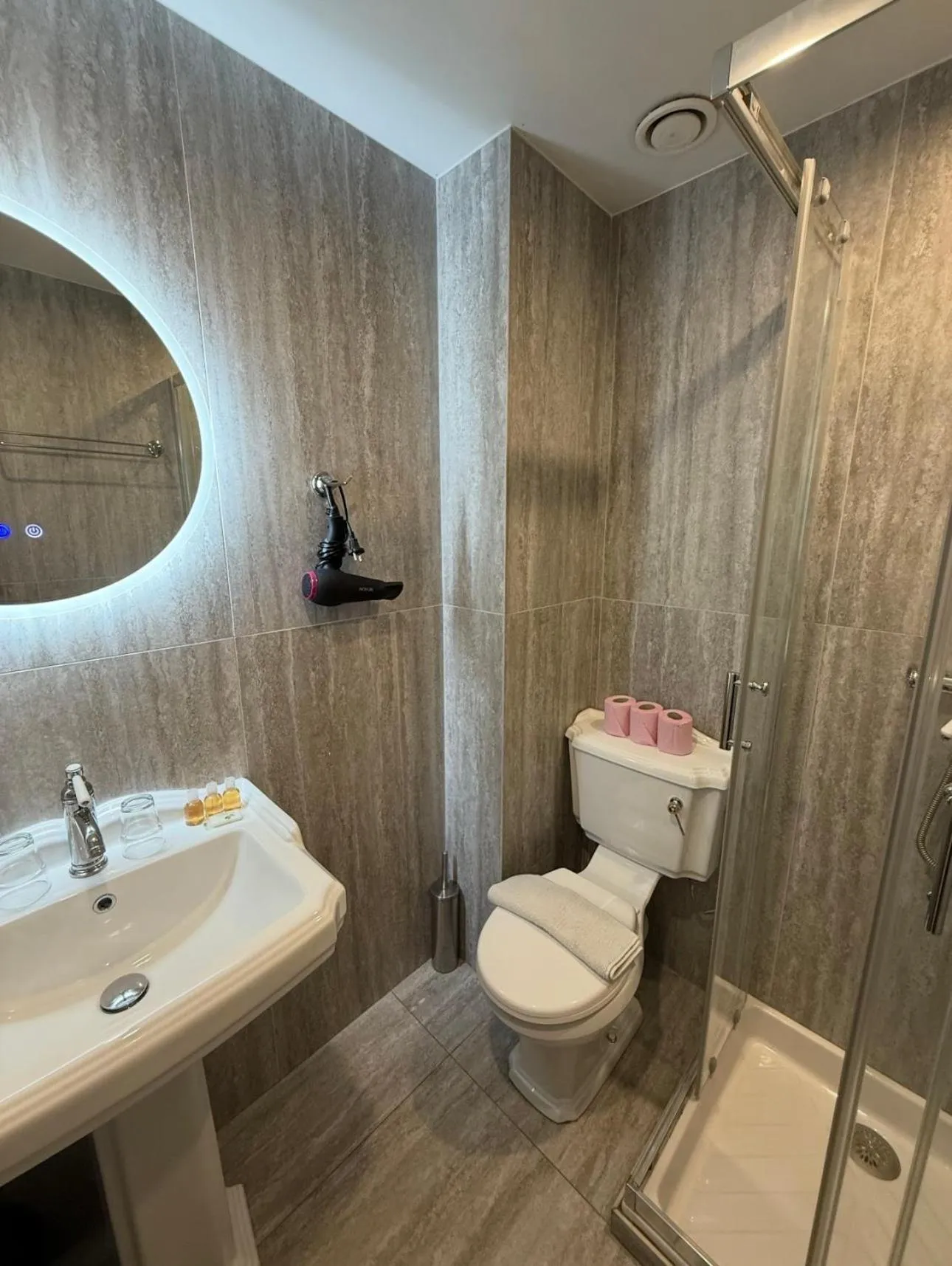 Bathroom in Hotel de Berne