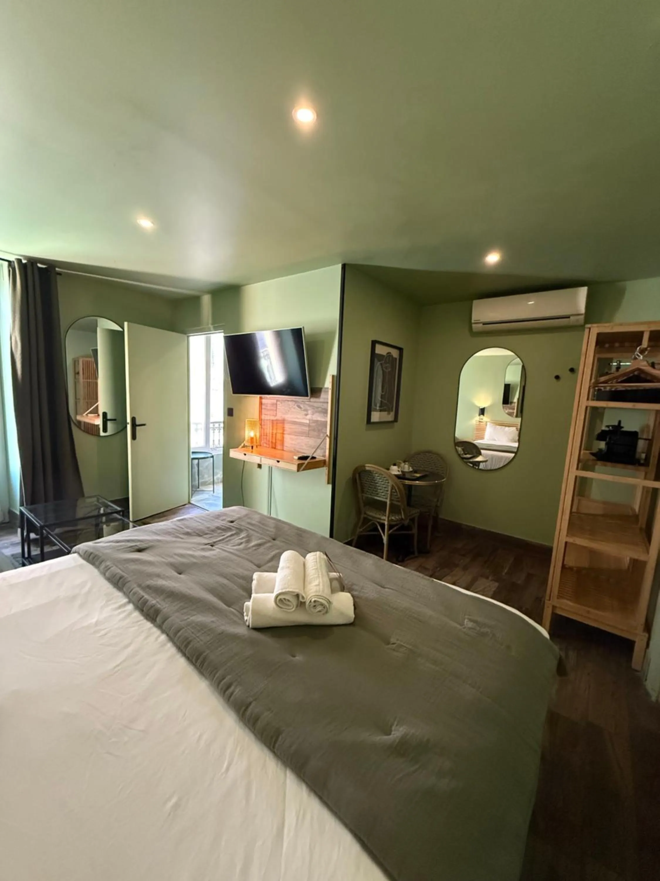 Bed in Hotel de Berne