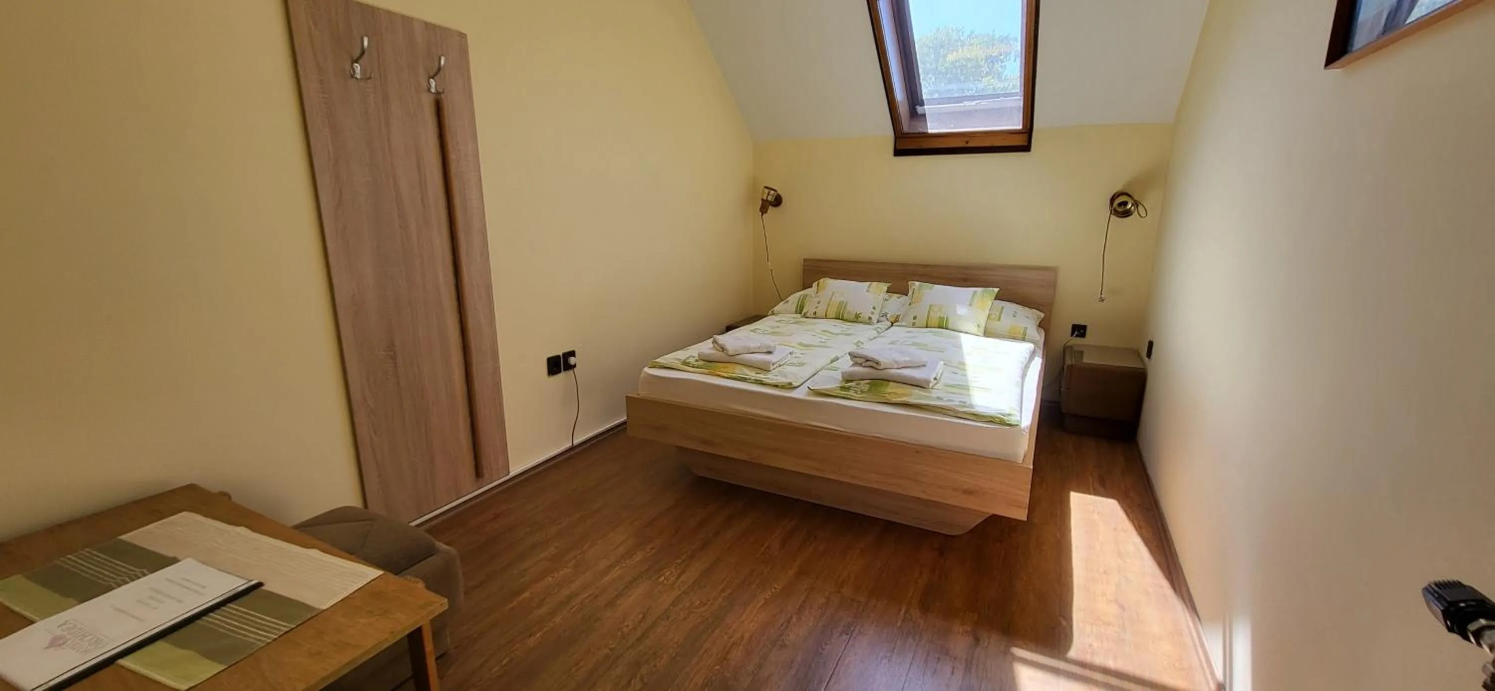 Bed in Hotel Orchidea