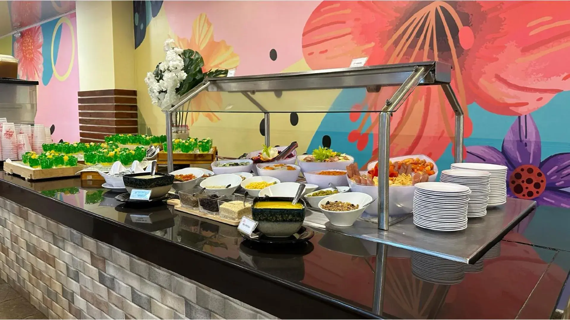 Restaurant/places to eat in Hotel Tower by On vacation Restaurant/places to eat in Hotel Tower by On vacation