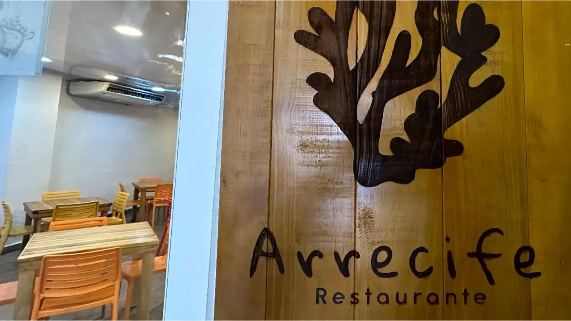 Restaurant/places to eat in Hotel Tower by On vacation Restaurant/places to eat in Hotel Tower by On vacation