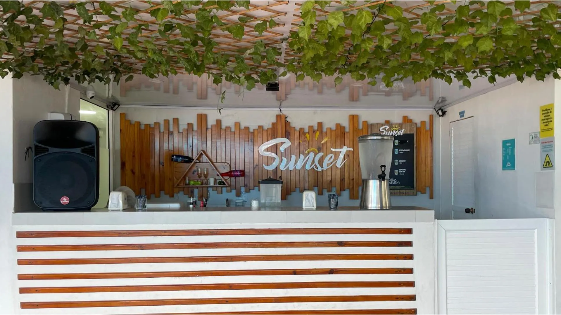 Lounge or bar in Hotel Tower by On vacation