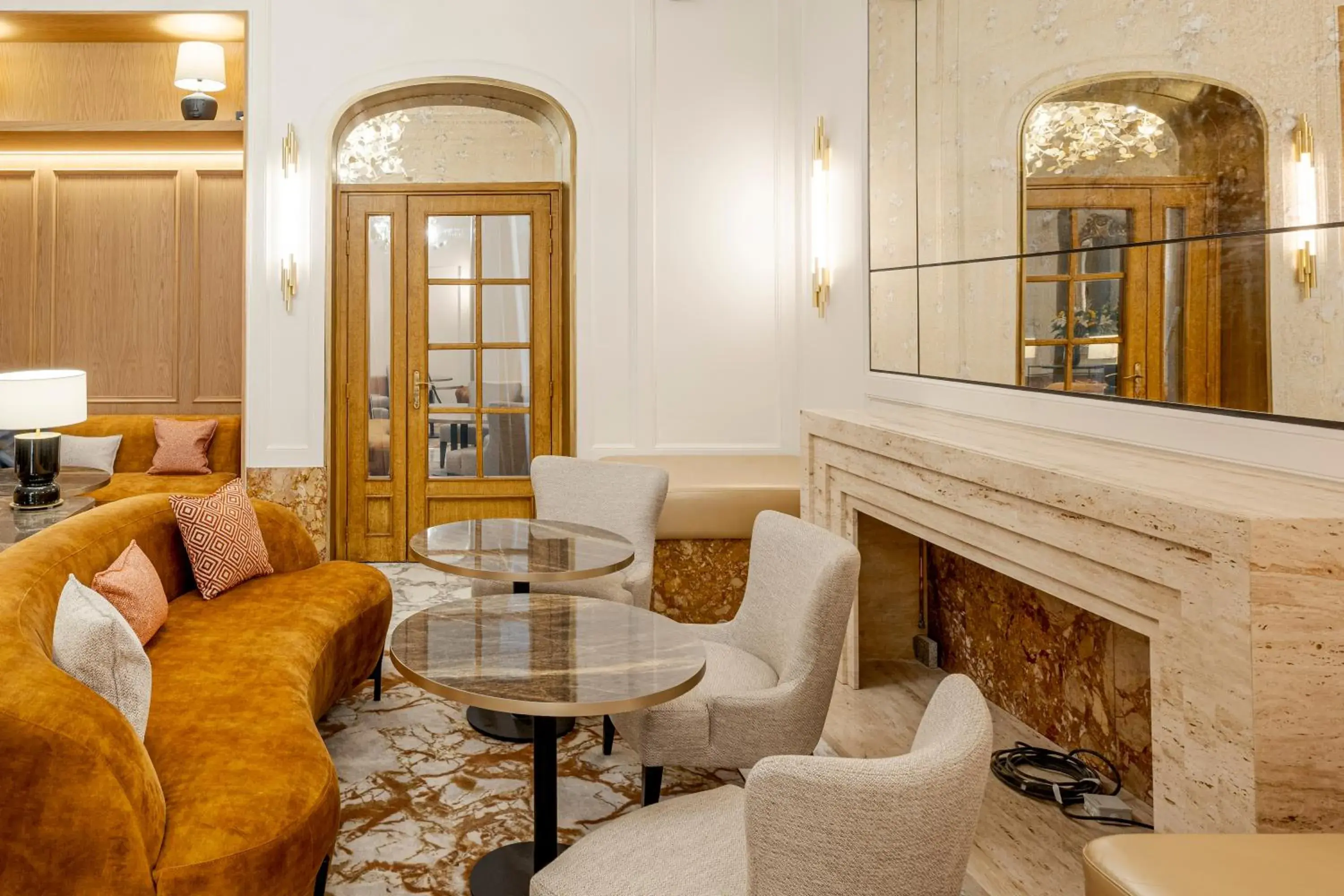 Property building in Grand Hotel Bellevue - Grand Place Property building in Grand Hotel Bellevue - Grand Place