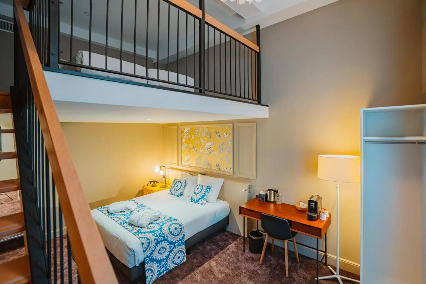 Bed in Grand Hotel Bellevue - Grand Place