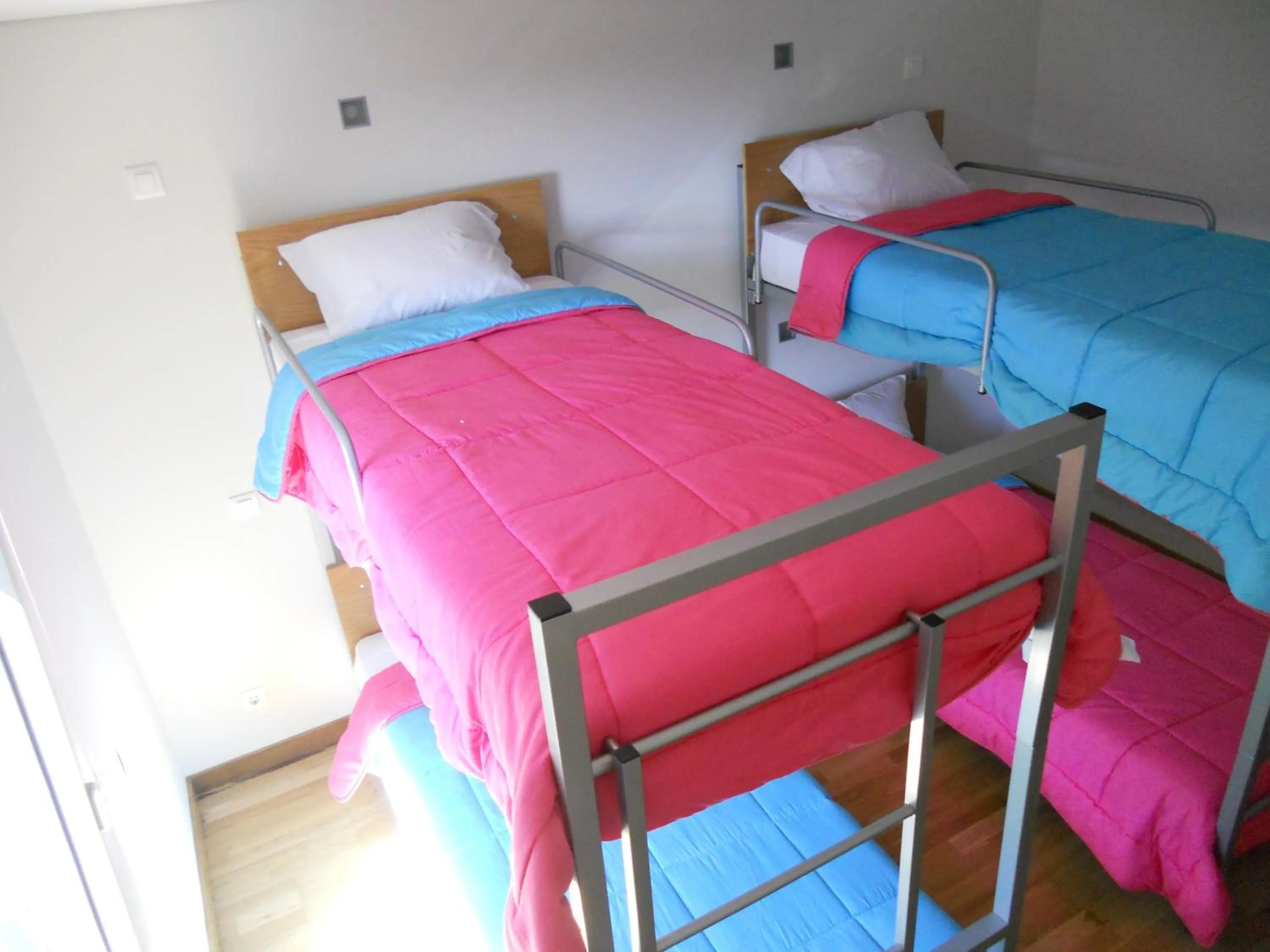 Photo of the whole room, Bed in Azores Youth Hostels - São Jorge