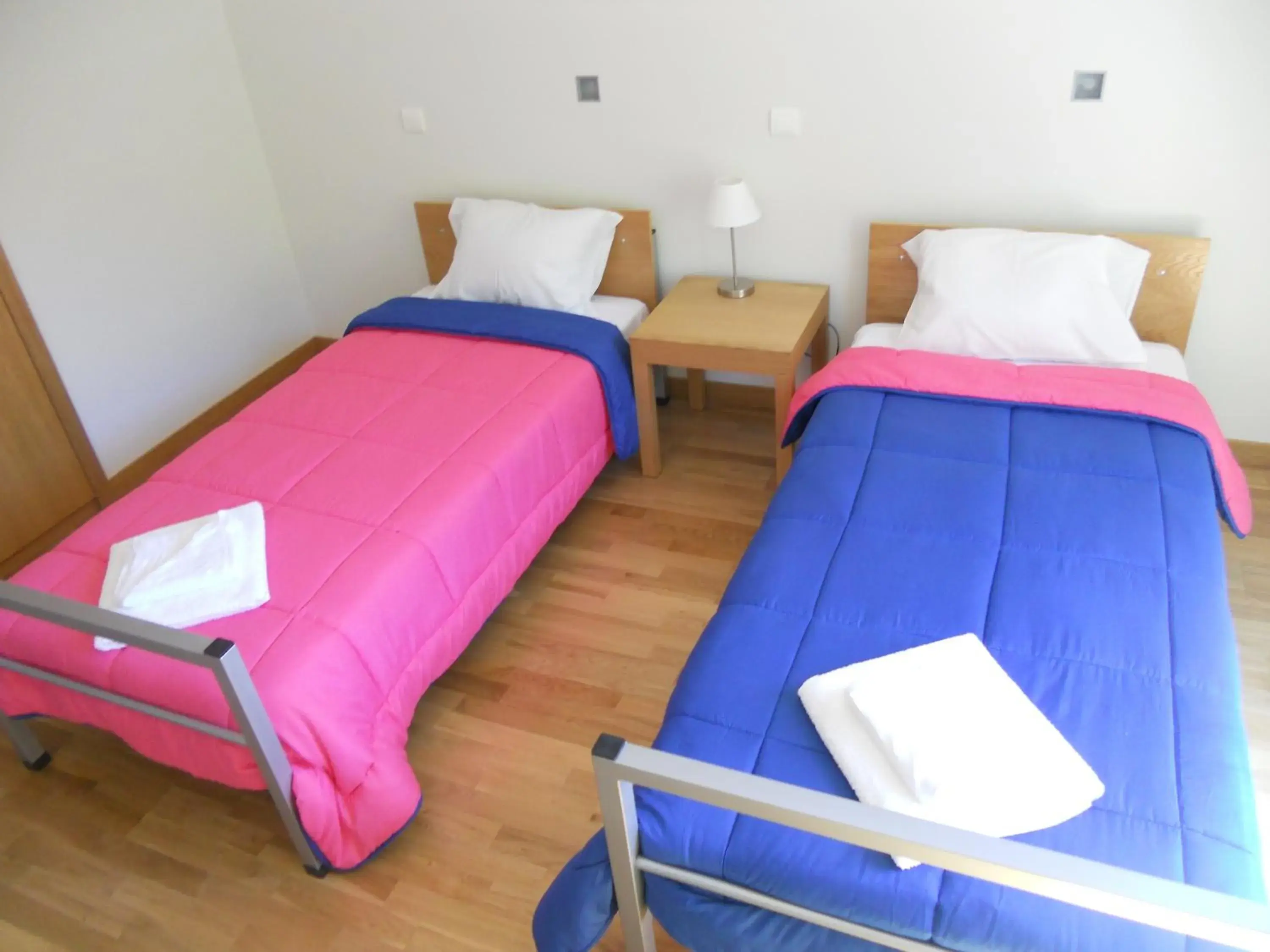 Twin Room with Private Bathroom in Azores Youth Hostels - São Jorge Twin Room with Private Bathroom in Azores Youth Hostels - São Jorge