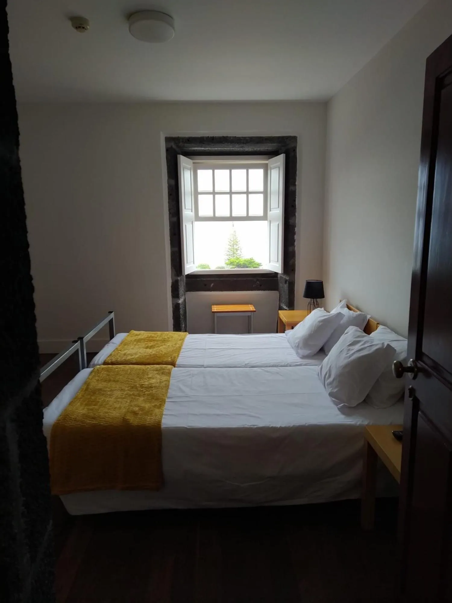 Bed in Azores Youth Hostels - Pico