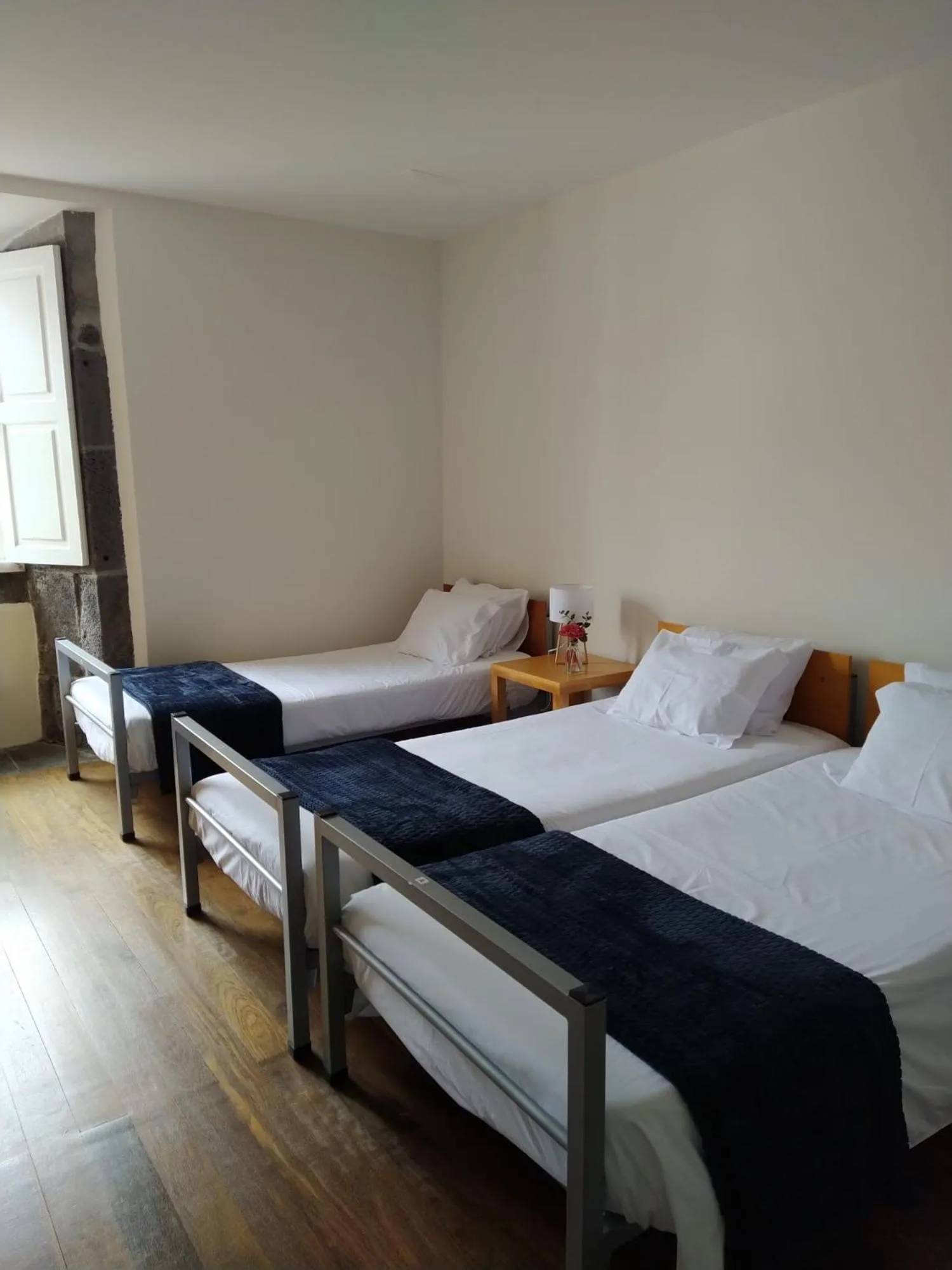 Bed in Azores Youth Hostels - Pico