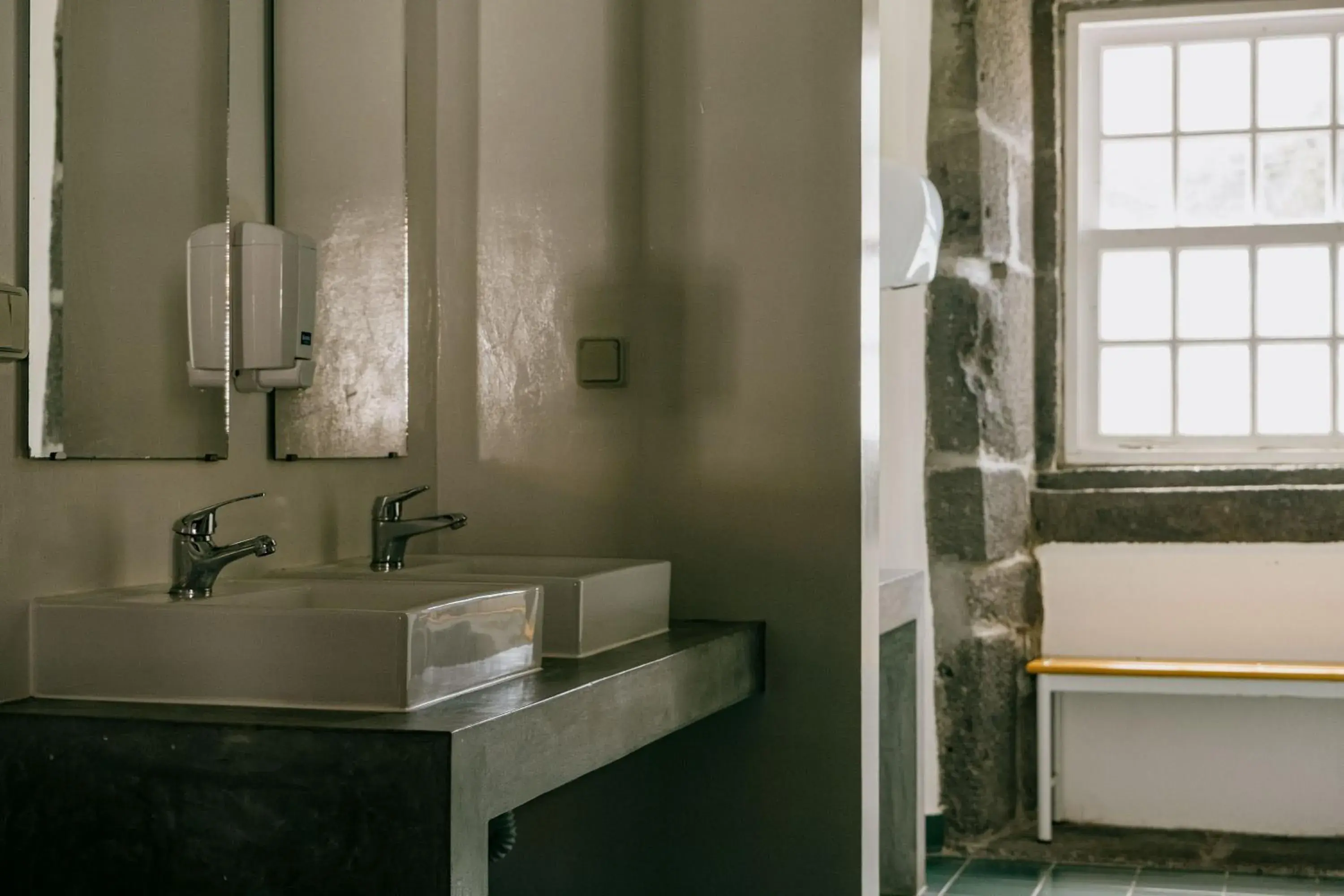 Twin Room with Shared Bathroom in Azores Youth Hostels - Pico Twin Room with Shared Bathroom in Azores Youth Hostels - Pico