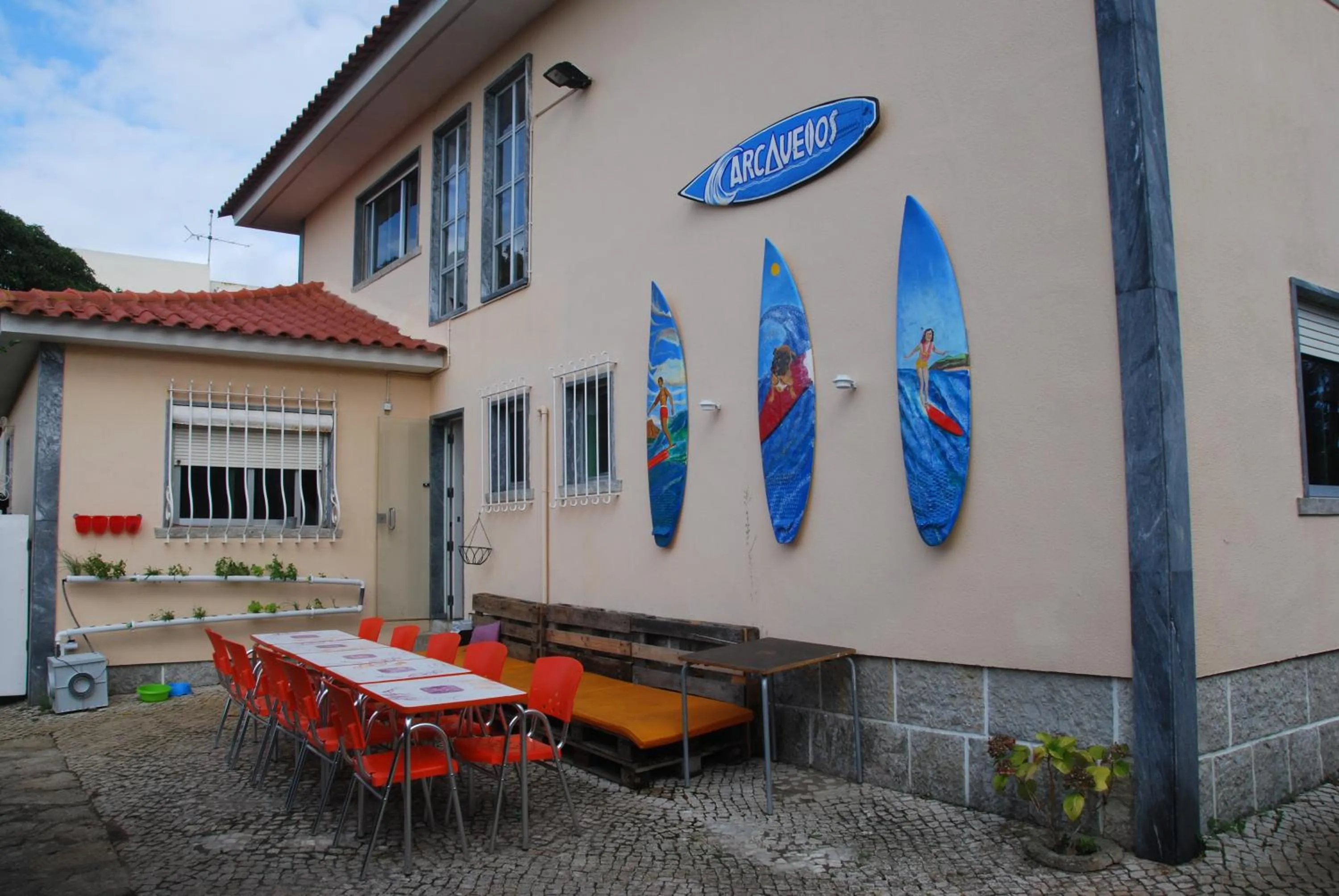 Property building in Carcavelos Surf Hostel and Surf Camp